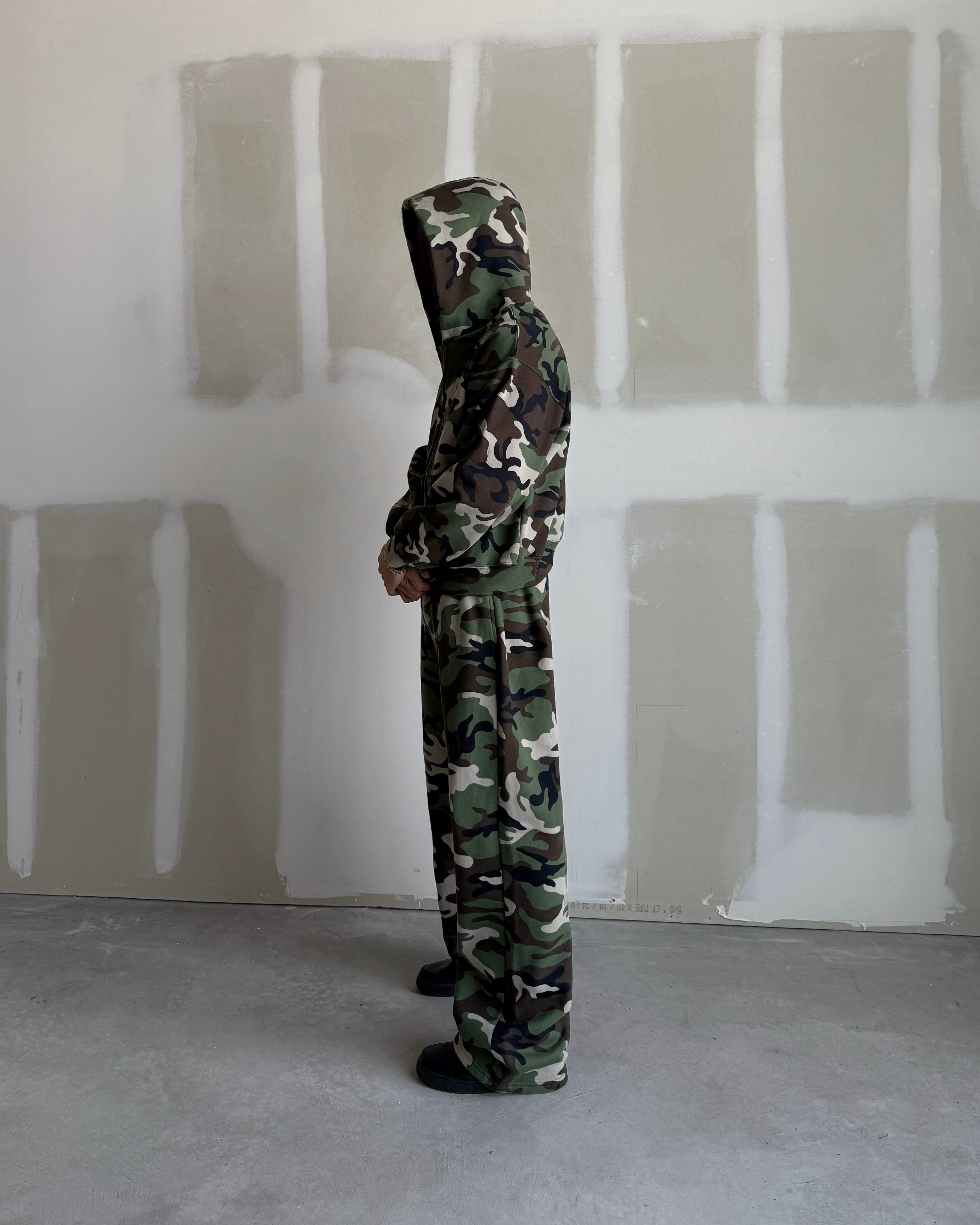 AKIMBO STRAIGHT-LEG SWEATPANTS - WOODLAND CAMO