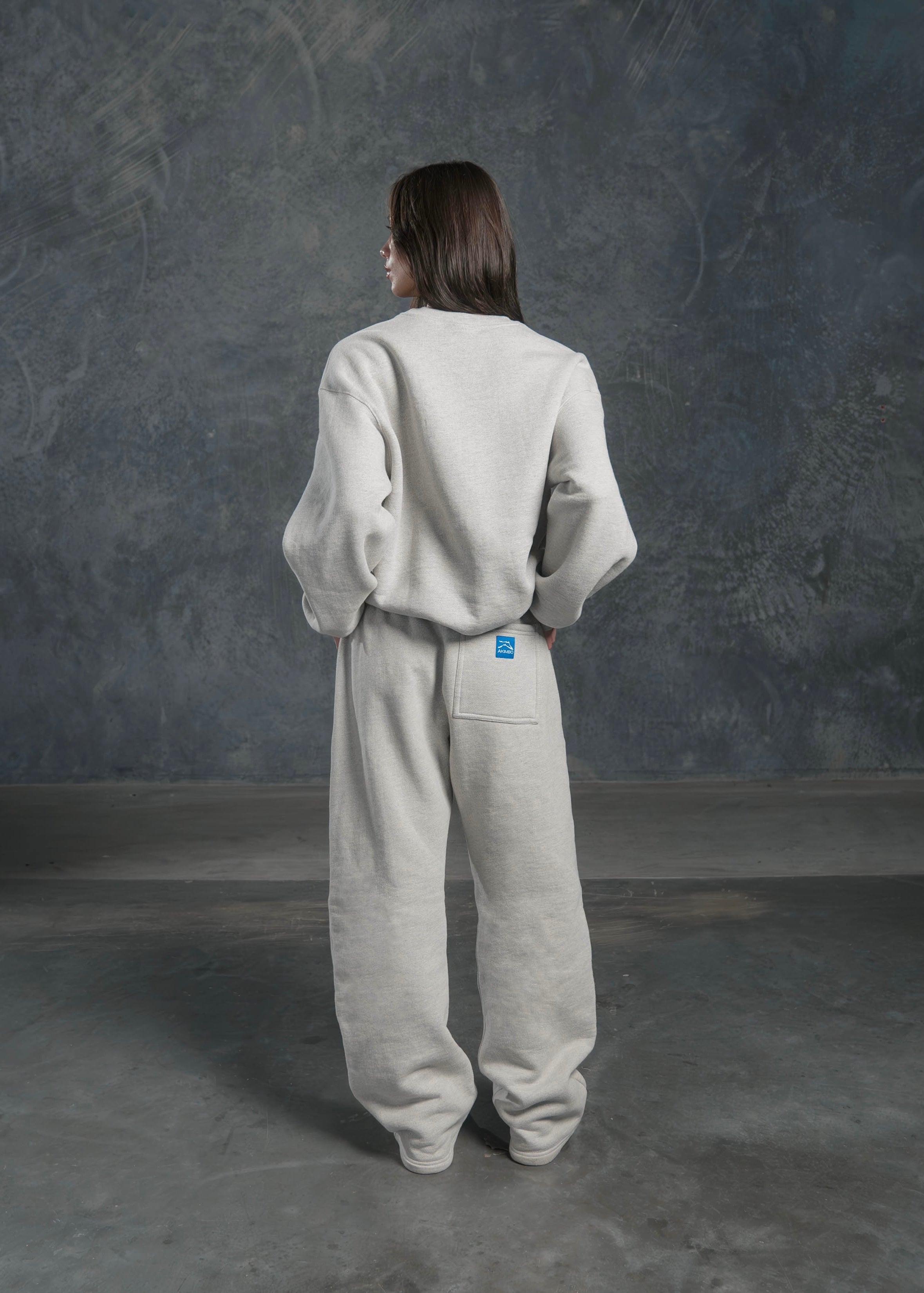 AKIMBO CREWNECK - HEATHER GREY