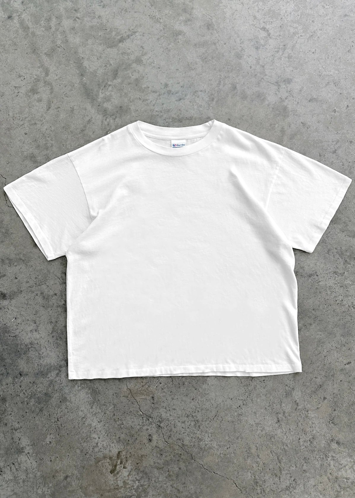 “CHAIN-PEEKER” SINGLE STITCHED TEE - WHITE