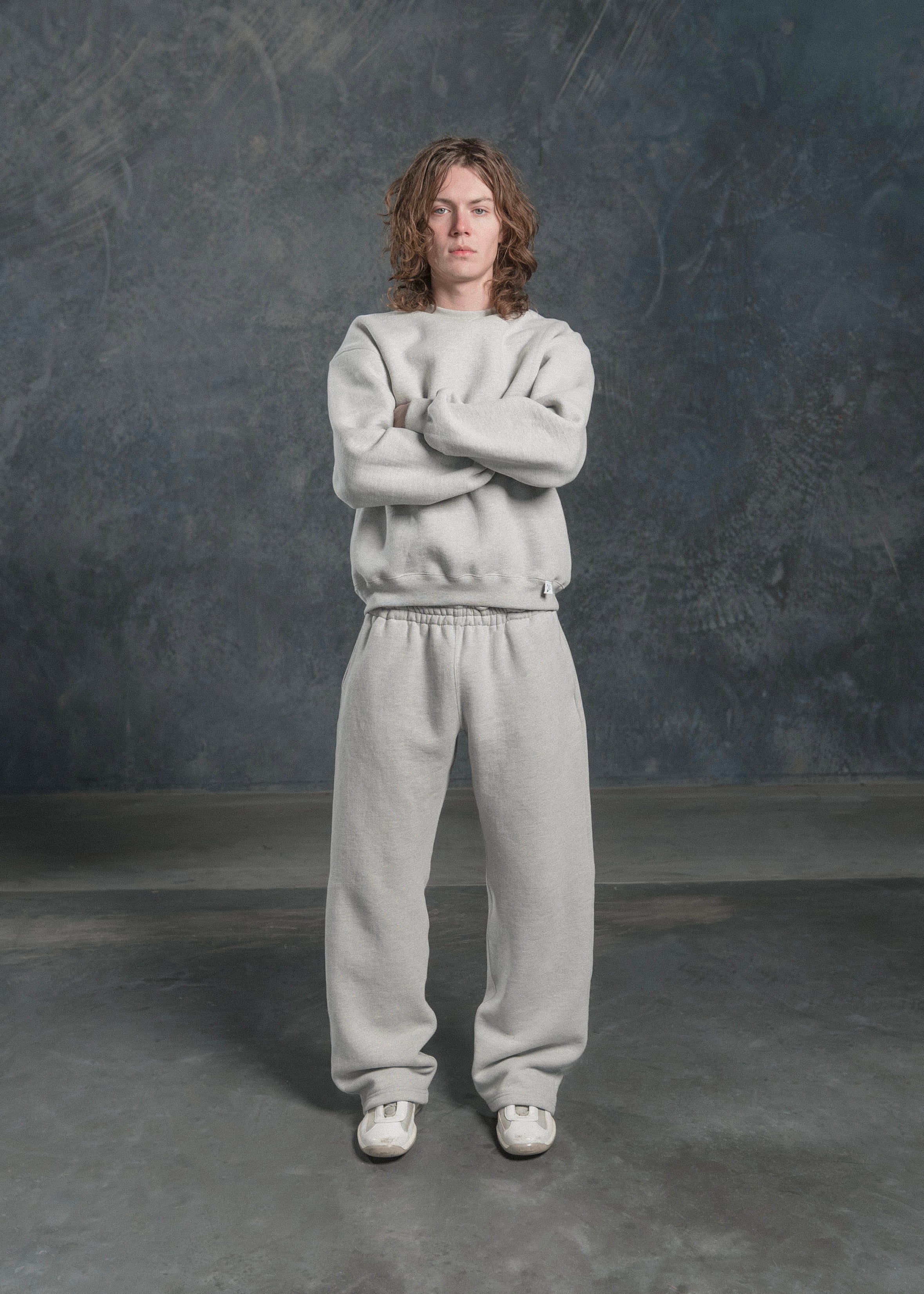 AKIMBO CREWNECK - HEATHER GREY