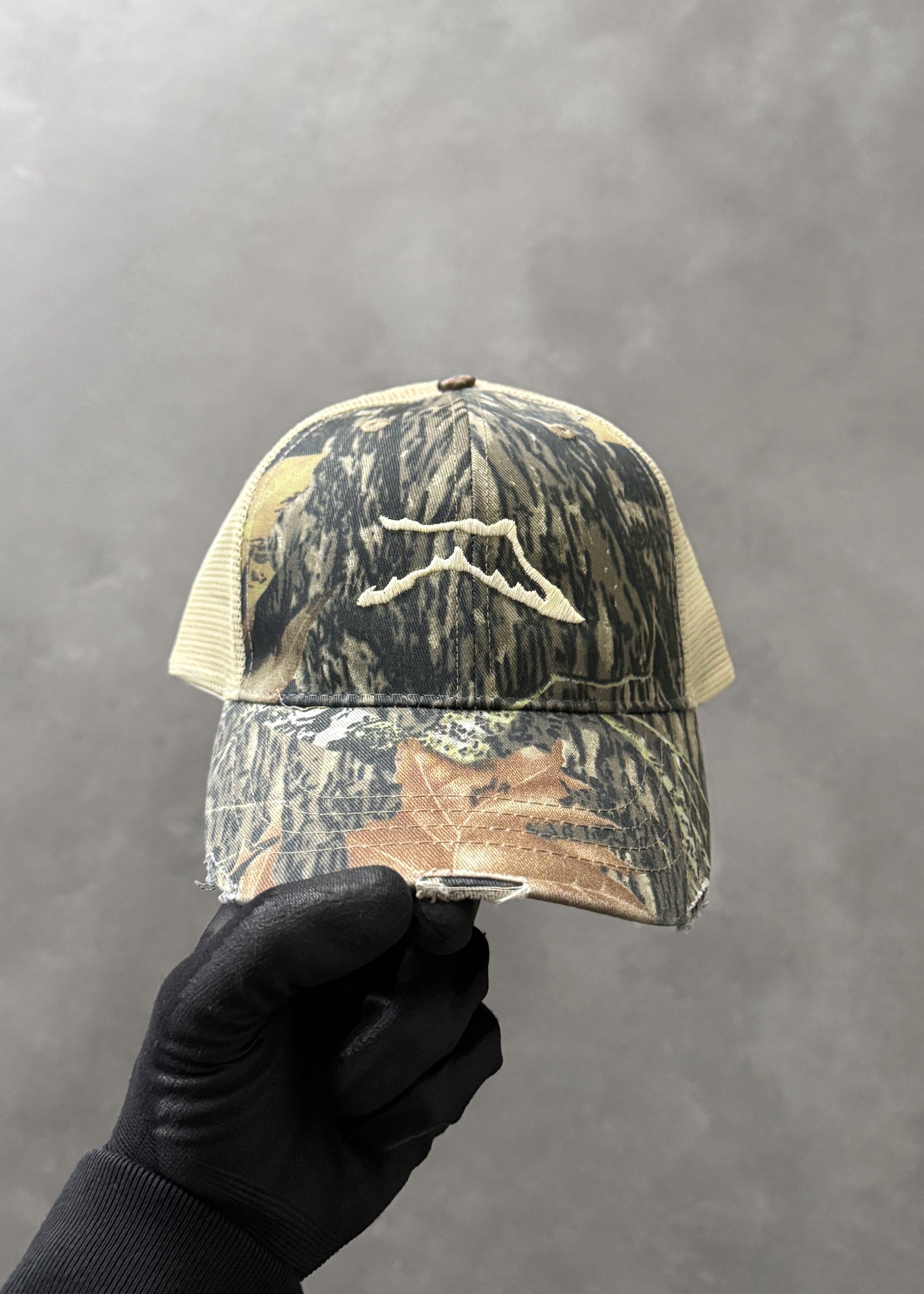 DISTRESSED RANGE MESH CAP - CAMO