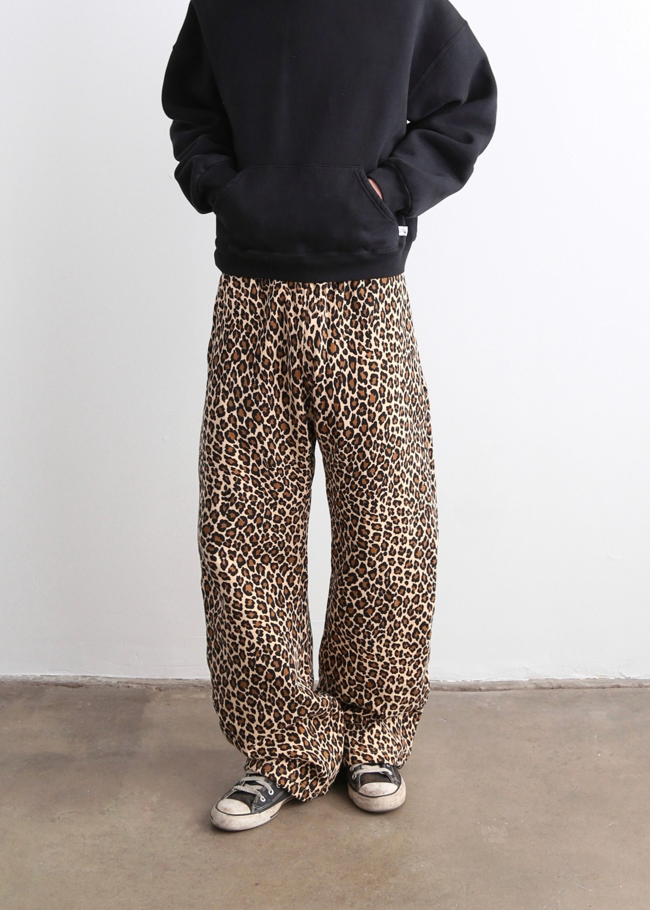 AKIMBO STRAIGHT-LEG SWEATPANTS - LEOPARD