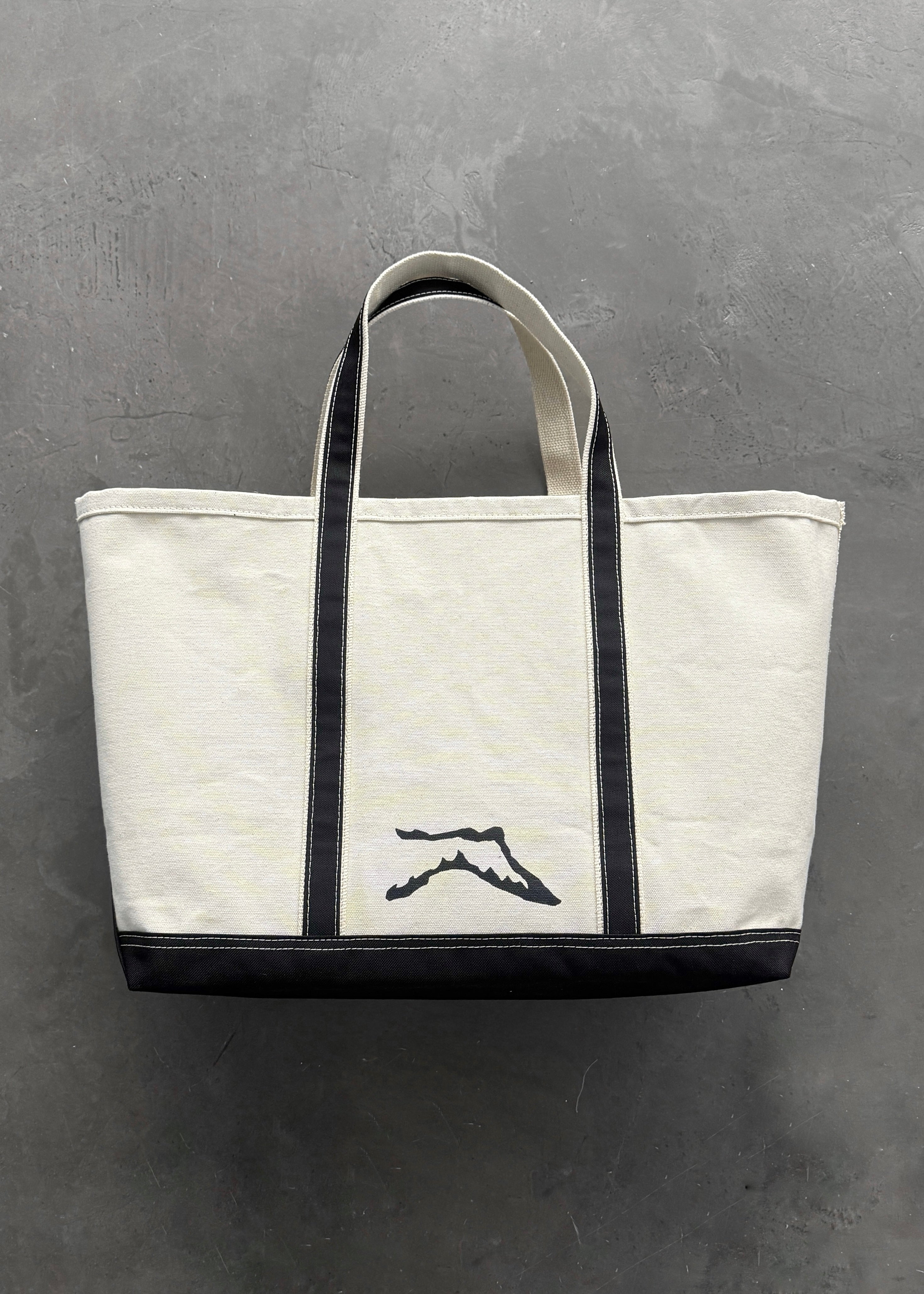AKIMBO TOTE BAG