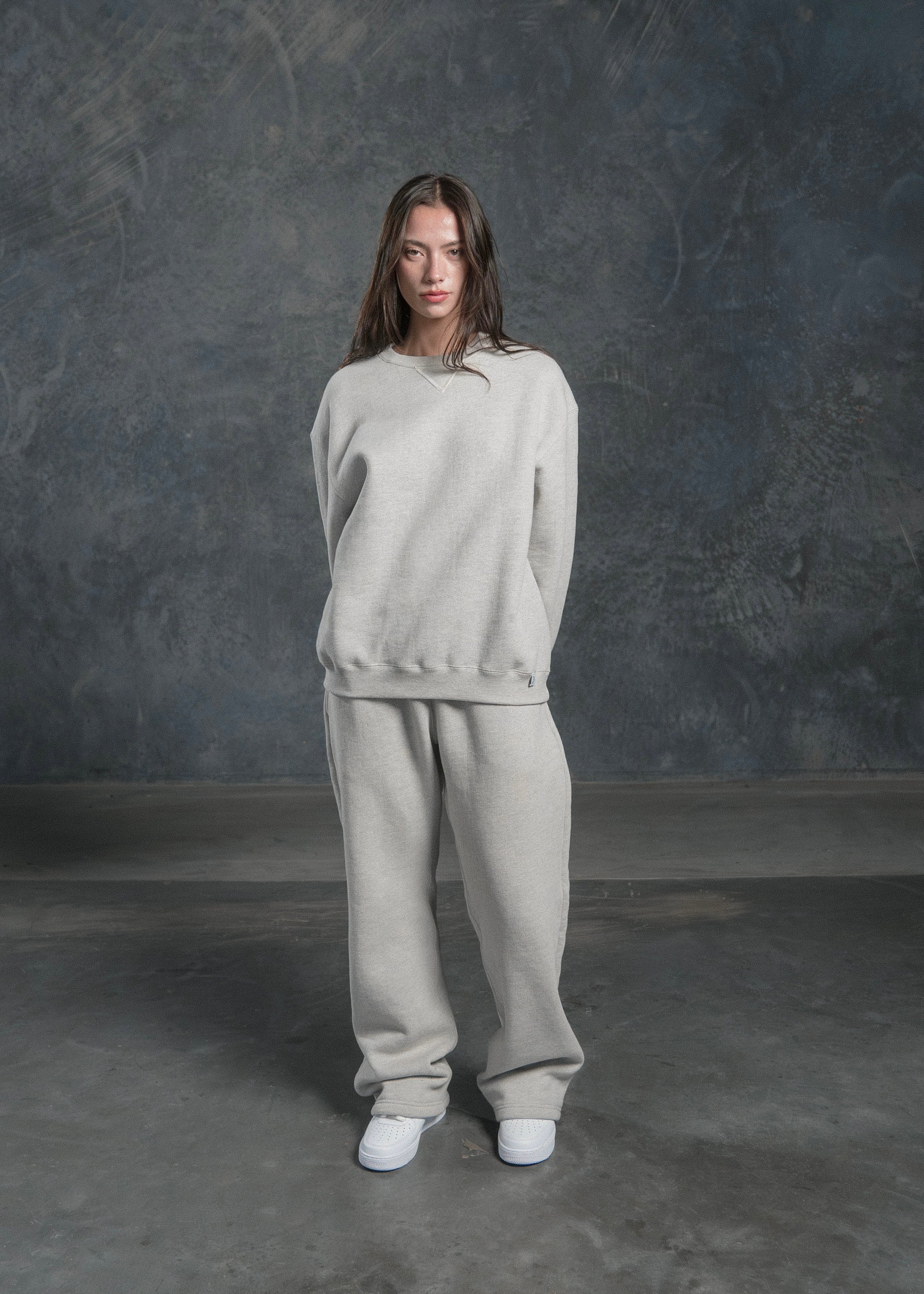 AKIMBO CREWNECK - HEATHER GREY