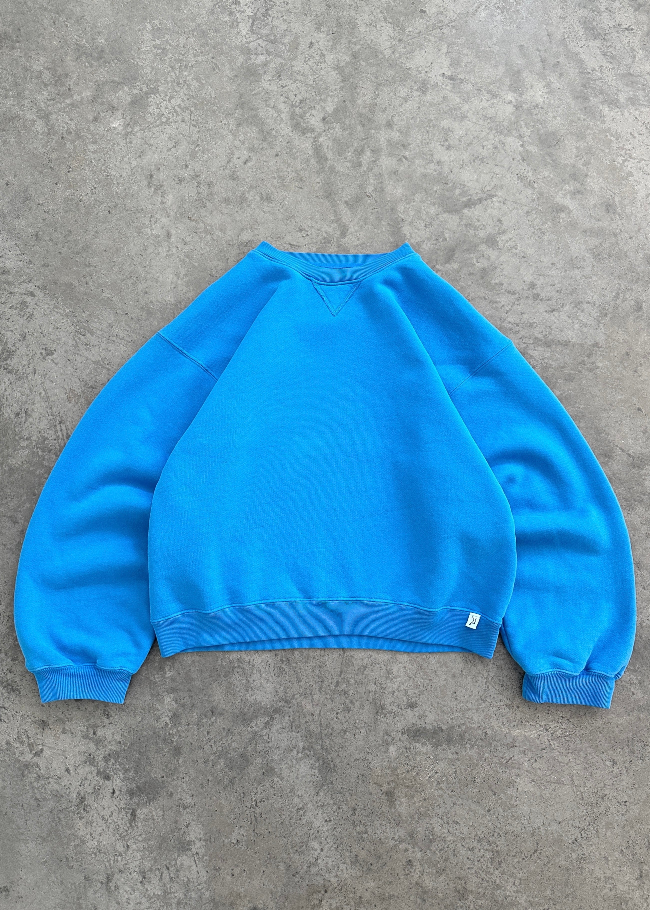 AKIMBO CREWNECK - COBALT BLUE
