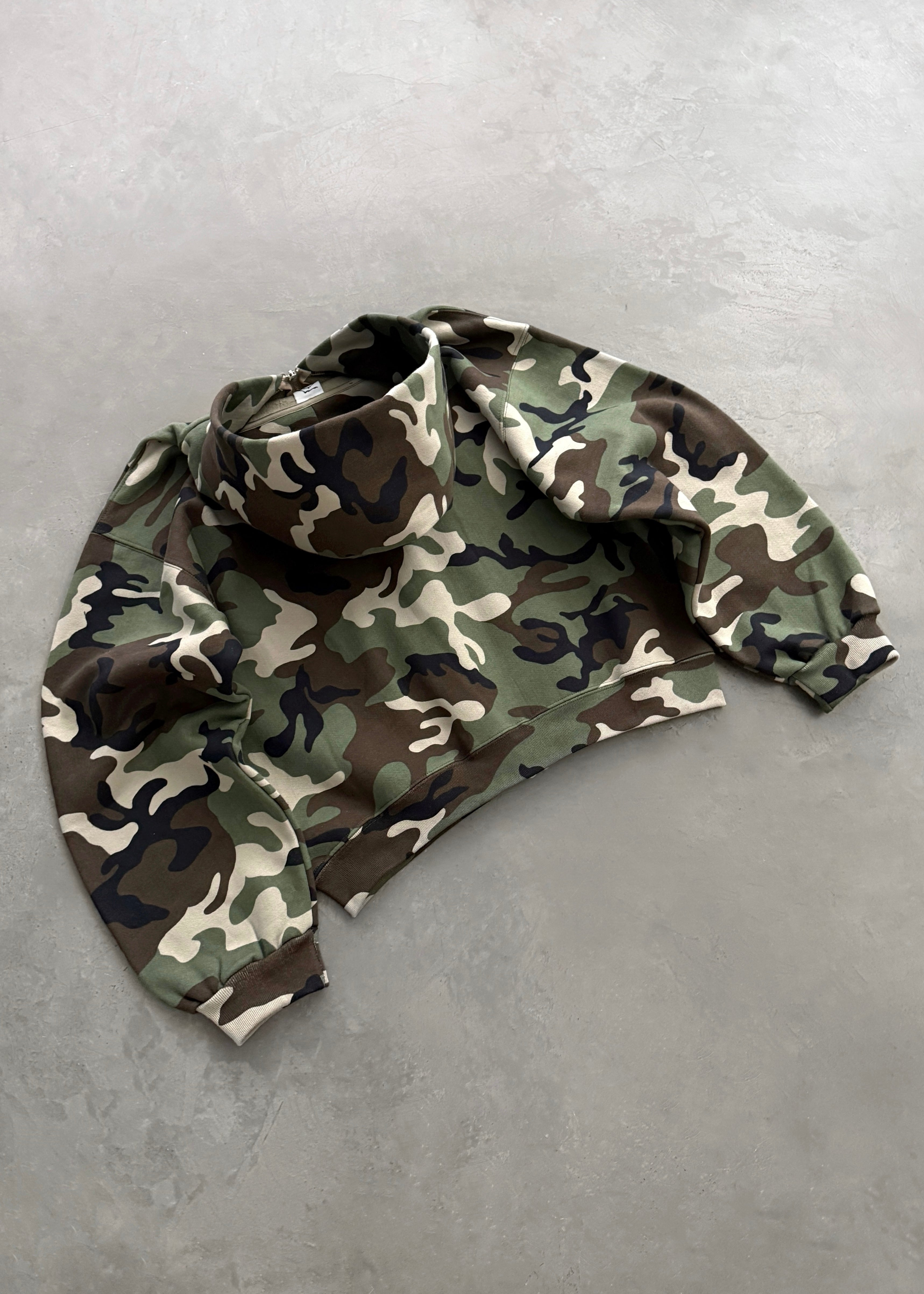 AKIMBO ZIP-UP HOODIE - WOODLAND CAMO