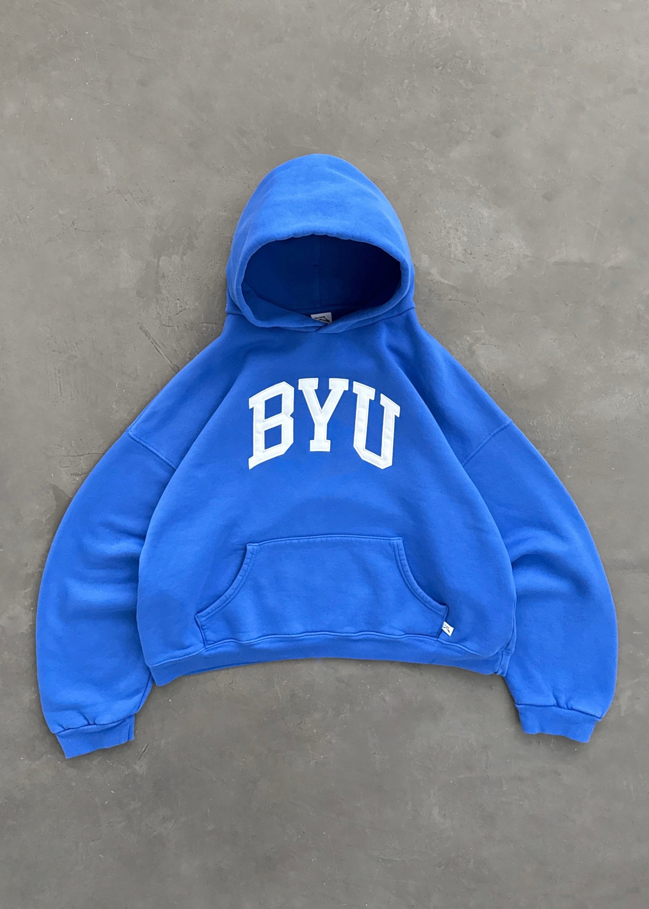 AKIMBO HOODIE - BRIGHAM YOUNG UNIVERSITY® STAPLE