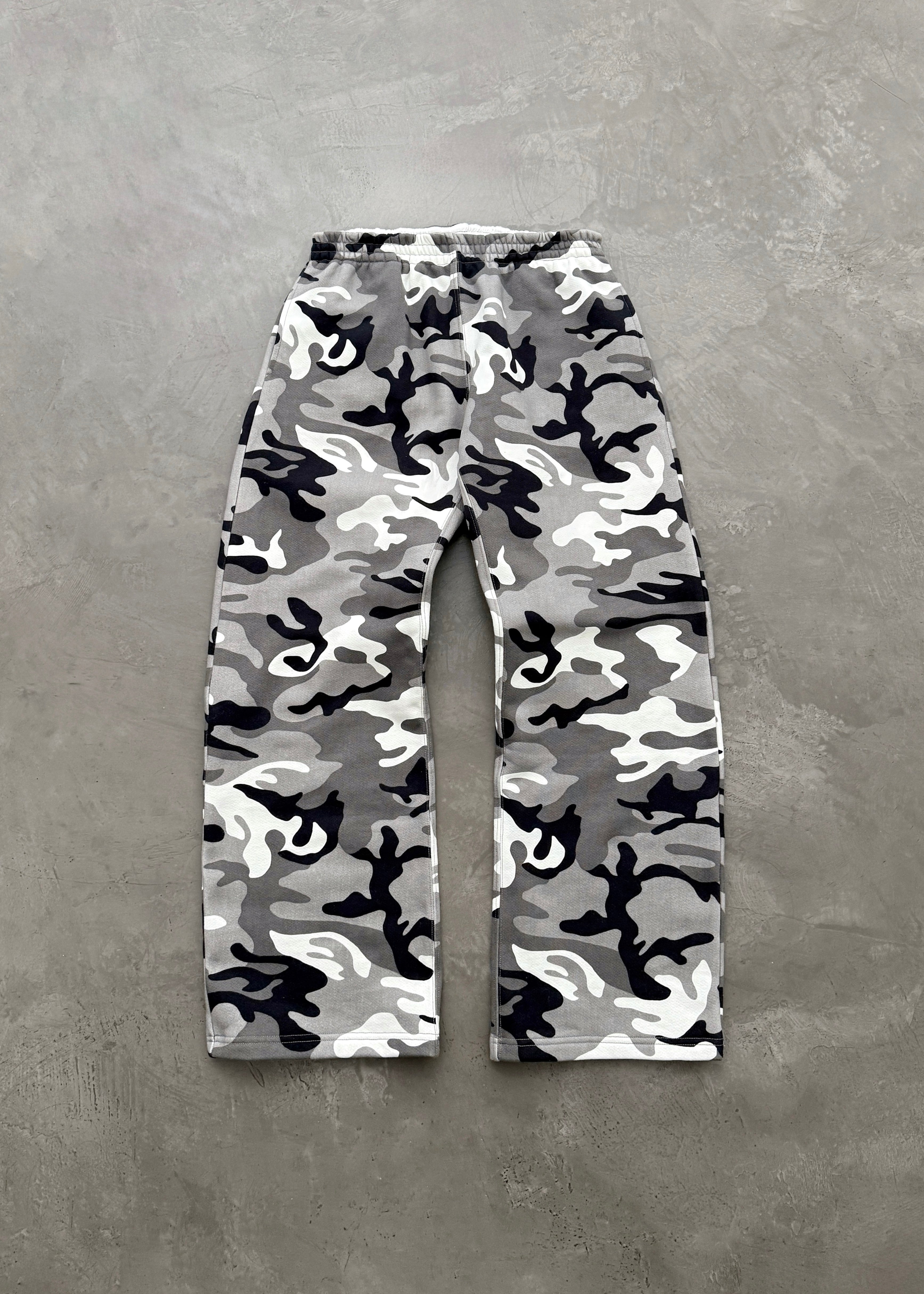 AKIMBO STRAIGHT-LEG SWEATPANTS - SNOW CAMO