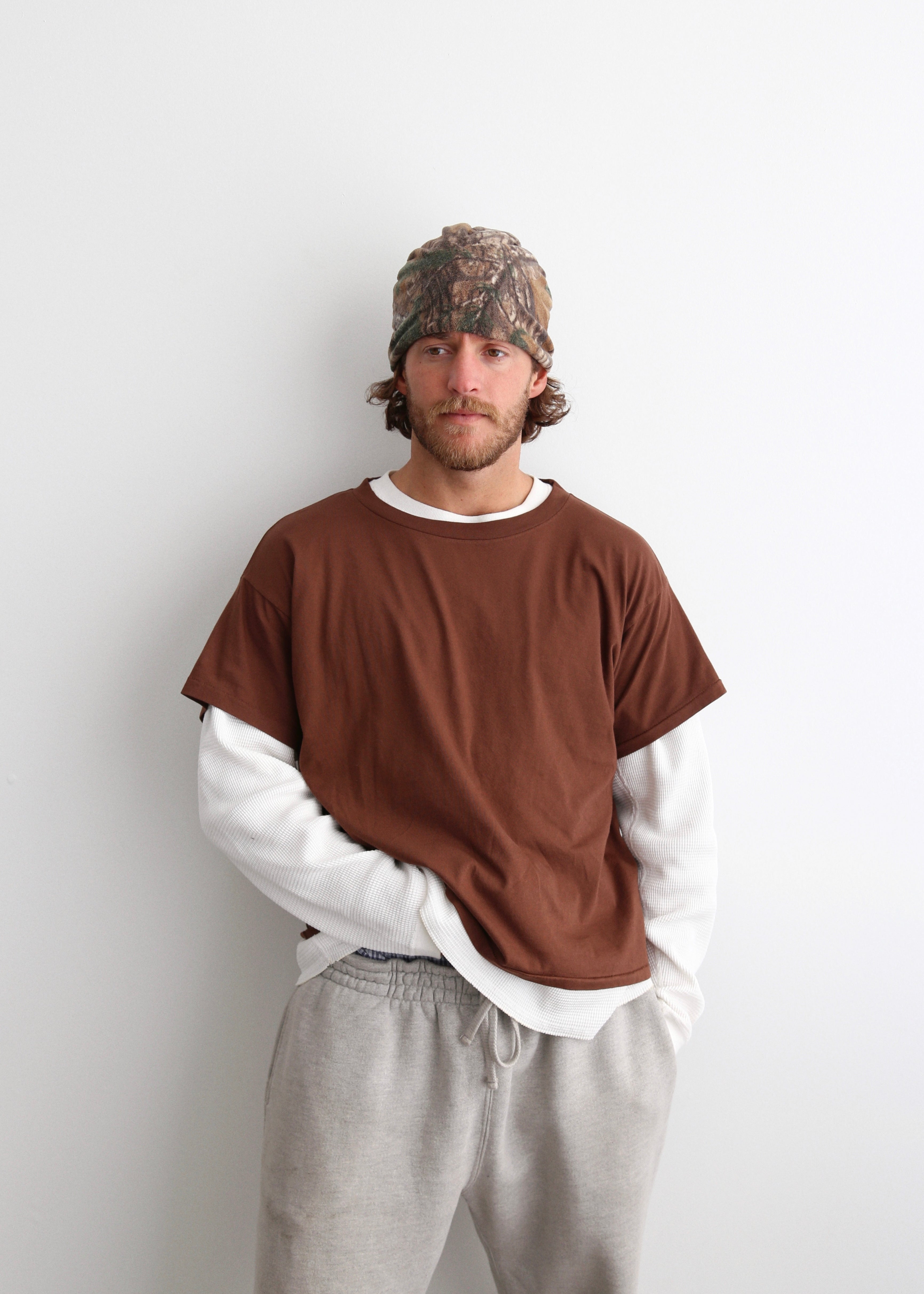 “CHAIN-PEEKER” SINGLE STITCHED TEE - COYOTE BROWN