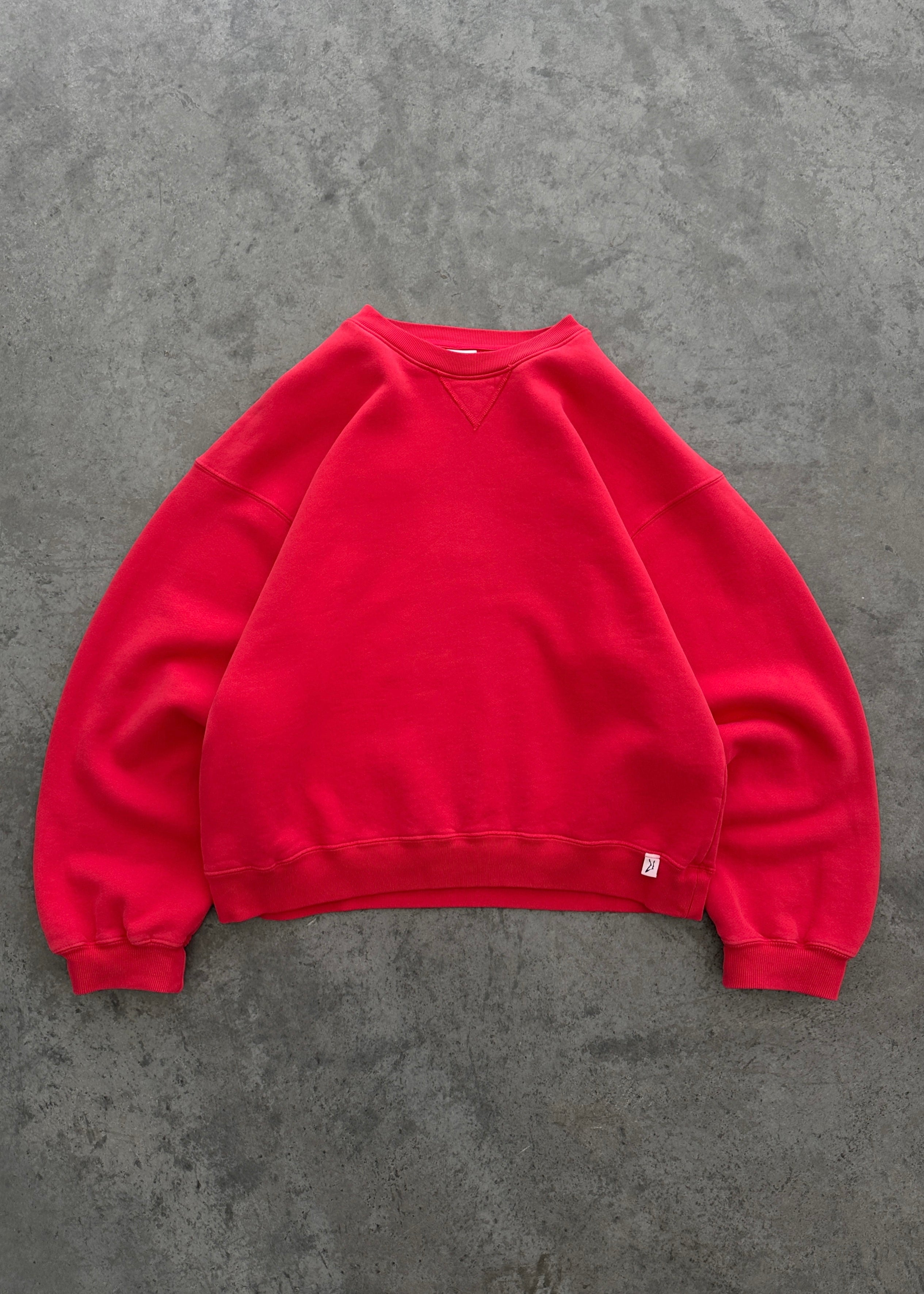 AKIMBO CREWNECK - STRAWBERRY RED