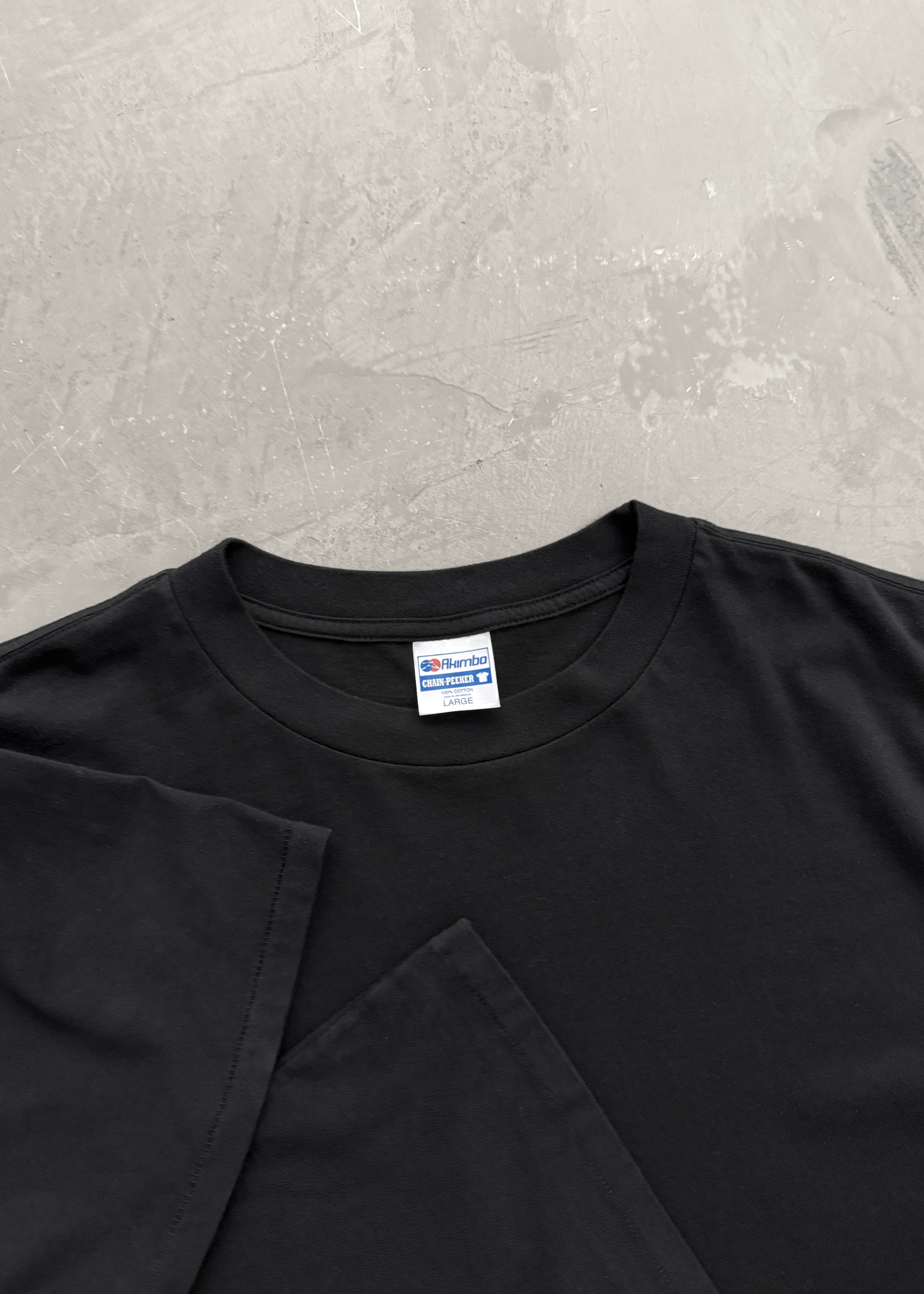 “CHAIN-PEEKER” SINGLE STITCHED TEE - BLACK