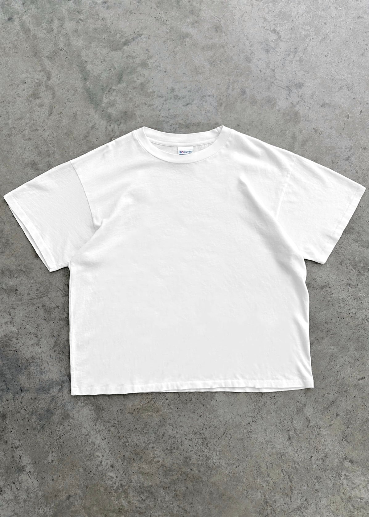 “CHAIN-PEEKER” LIGHT-WEIGHT TEE - WHITE
