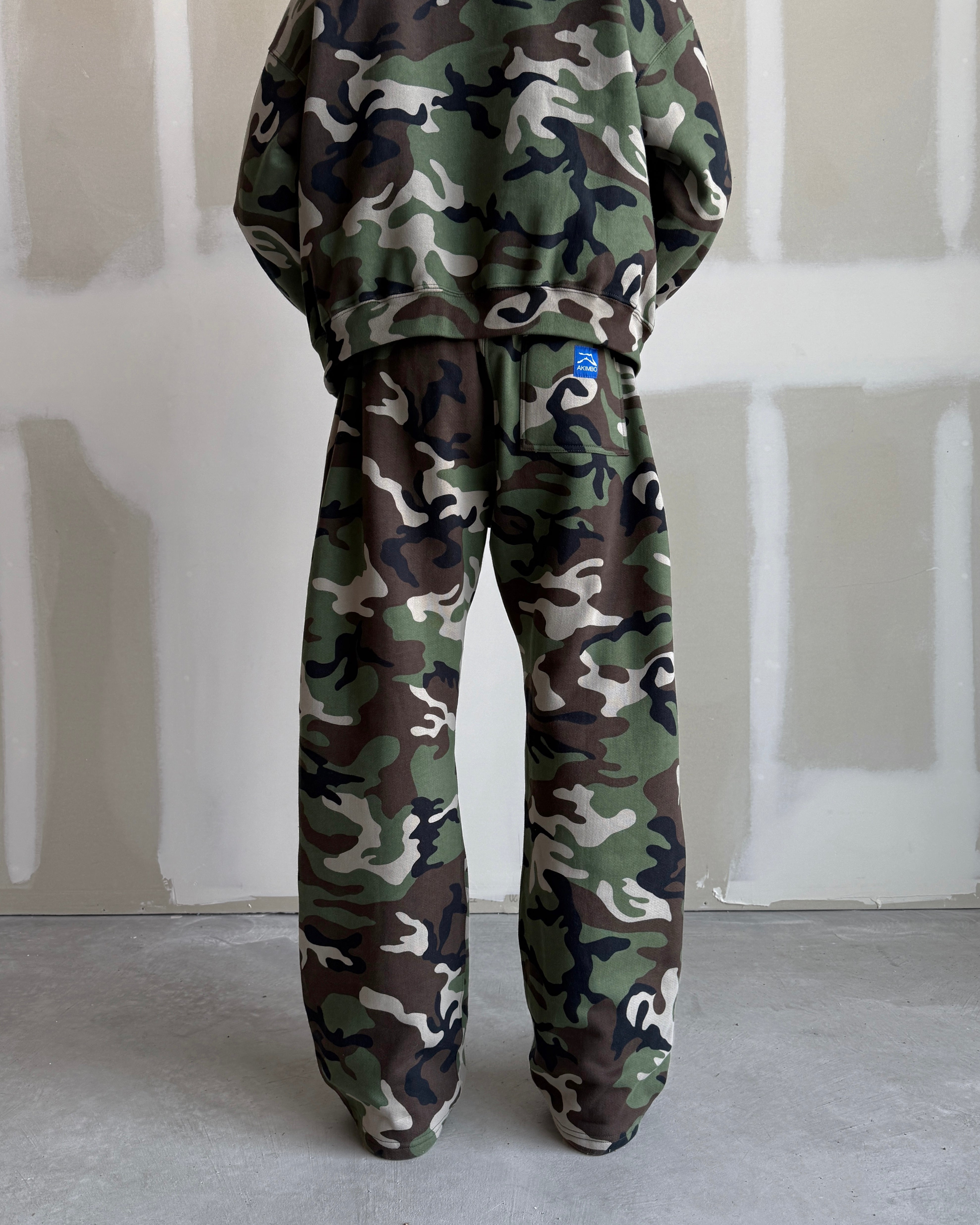AKIMBO STRAIGHT-LEG SWEATPANTS - WOODLAND CAMO
