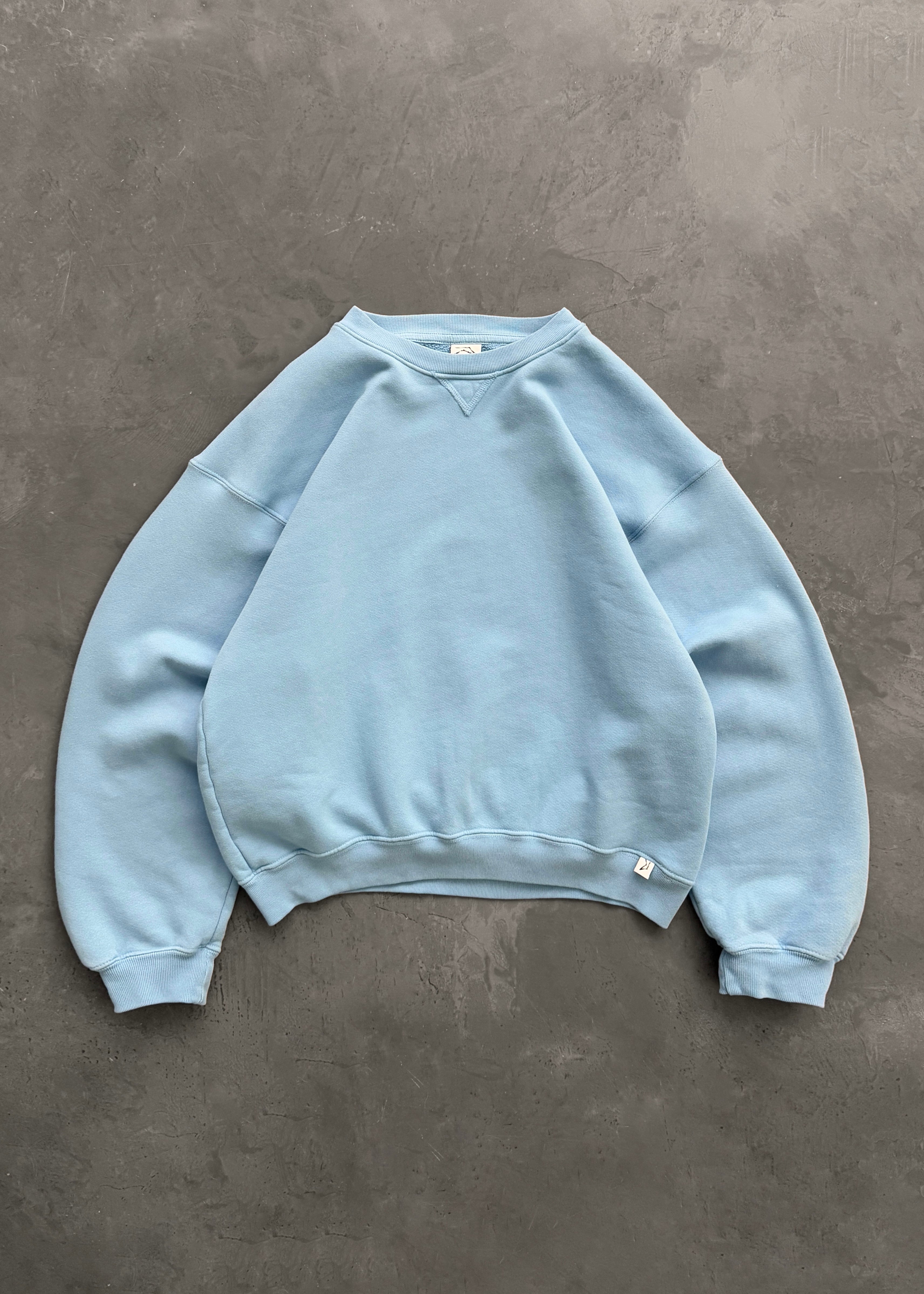 AKIMBO CREWNECK - DUSK BLUE