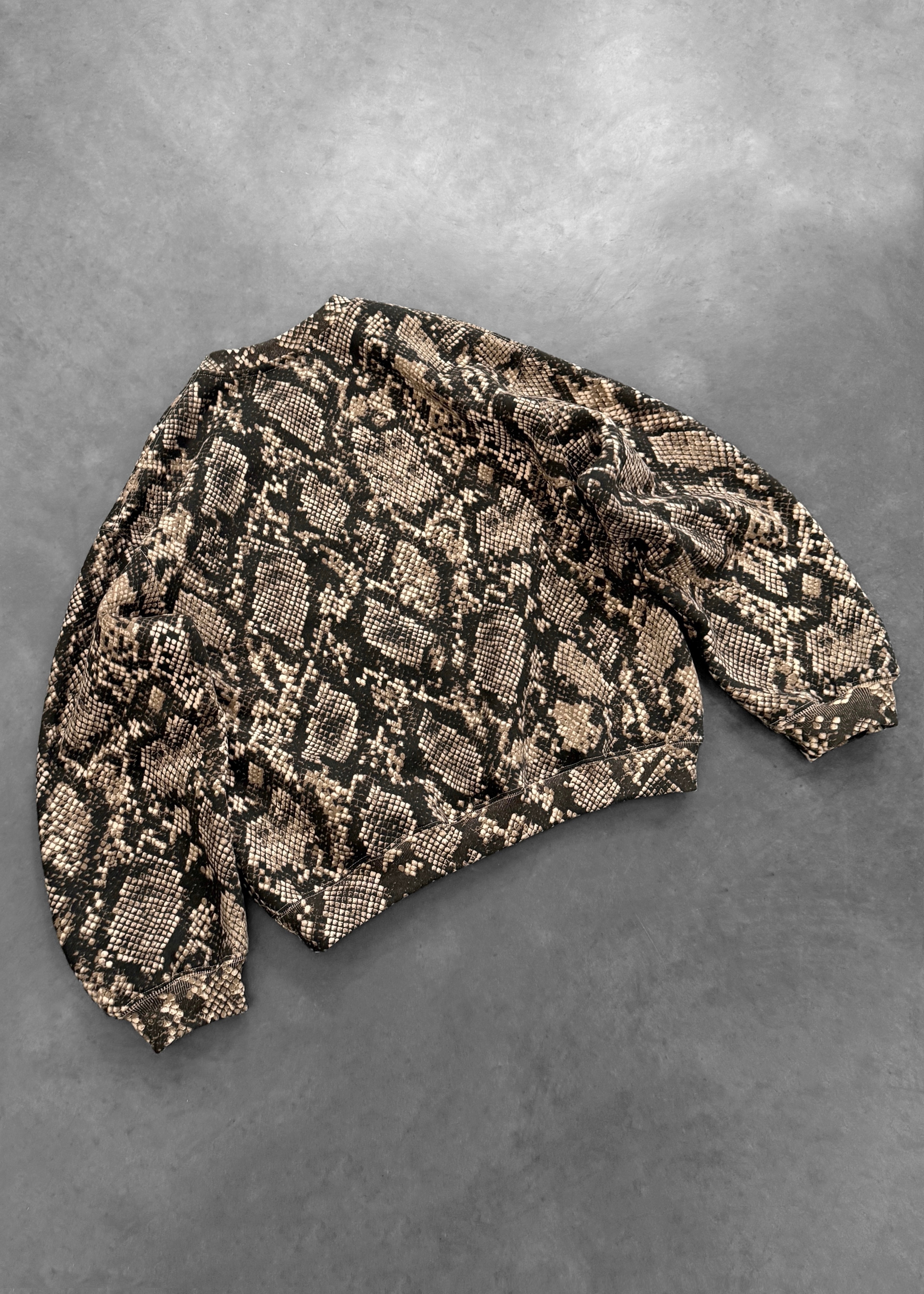 AKIMBO CREWNECK - PYTHON
