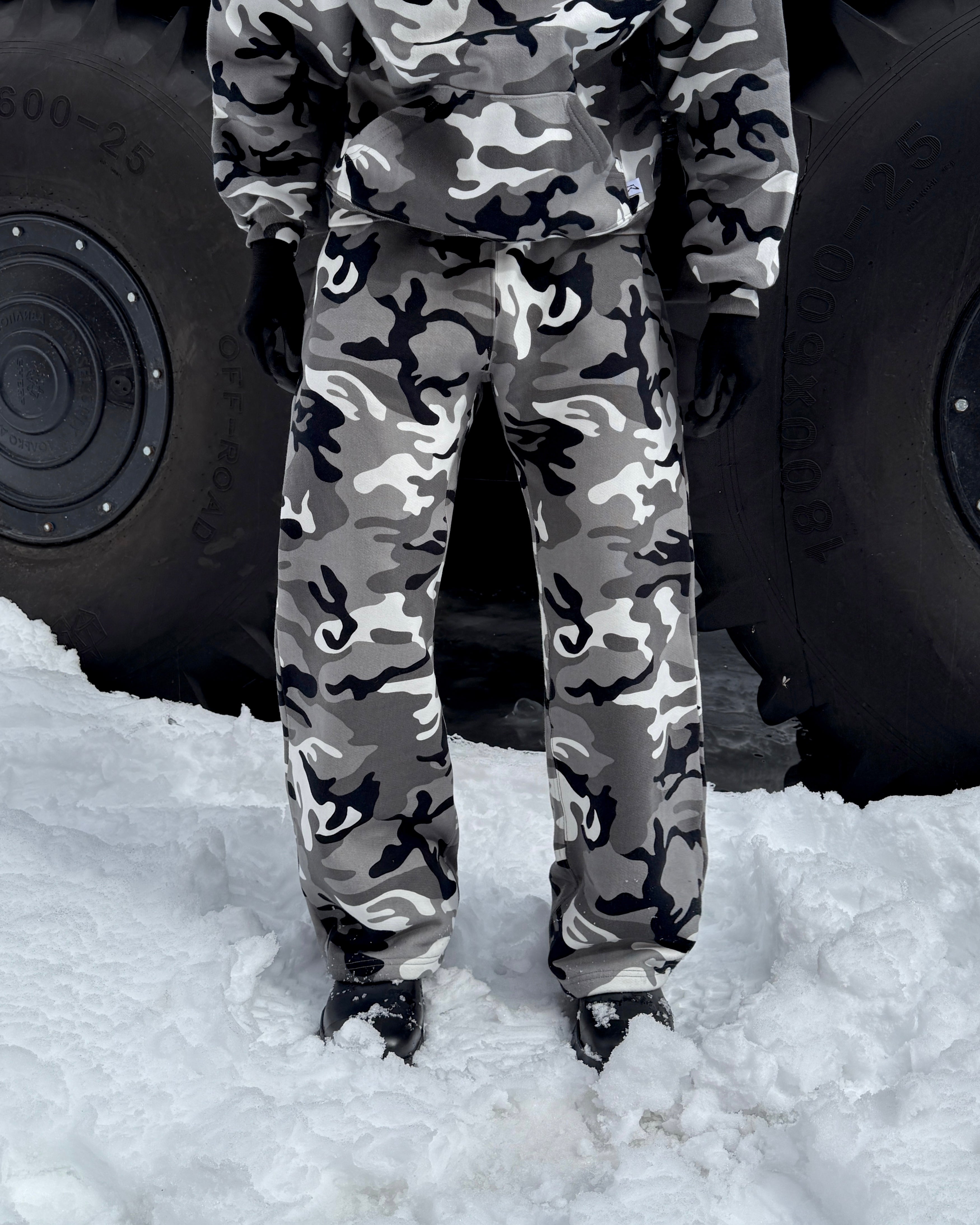 AKIMBO STRAIGHT-LEG SWEATPANTS - SNOW CAMO