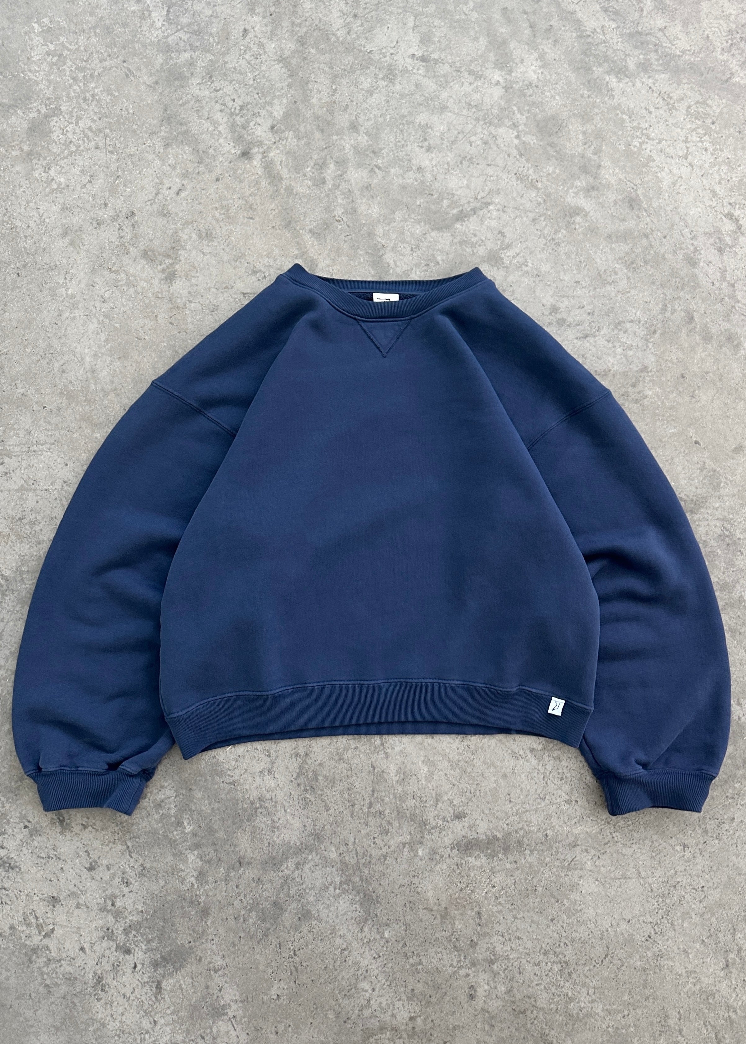 AKIMBO CREWNECK - FADED NAVY