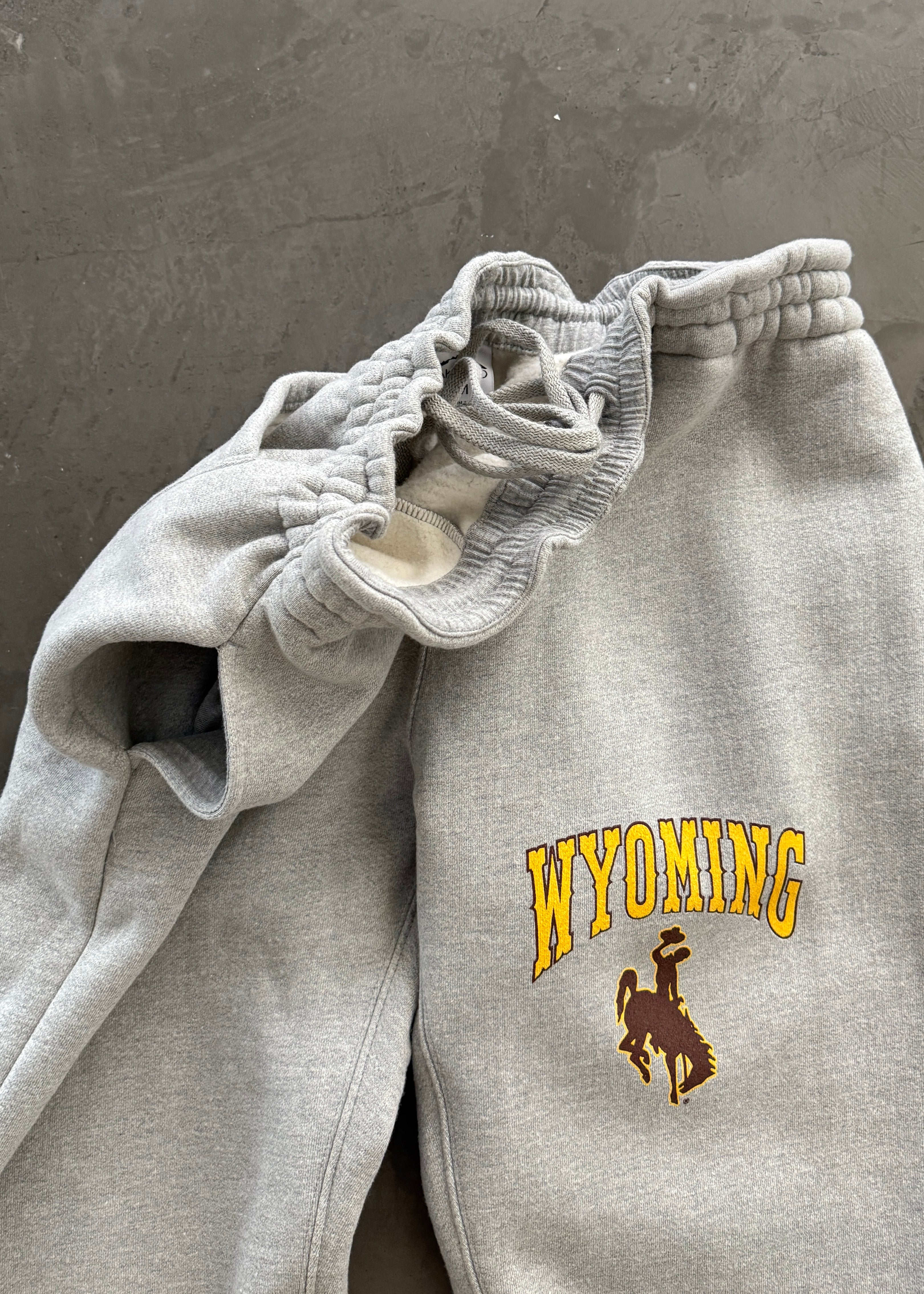 WYOMING® STRAIGHT-LEG SWEATPANTS- HEATHER GREY