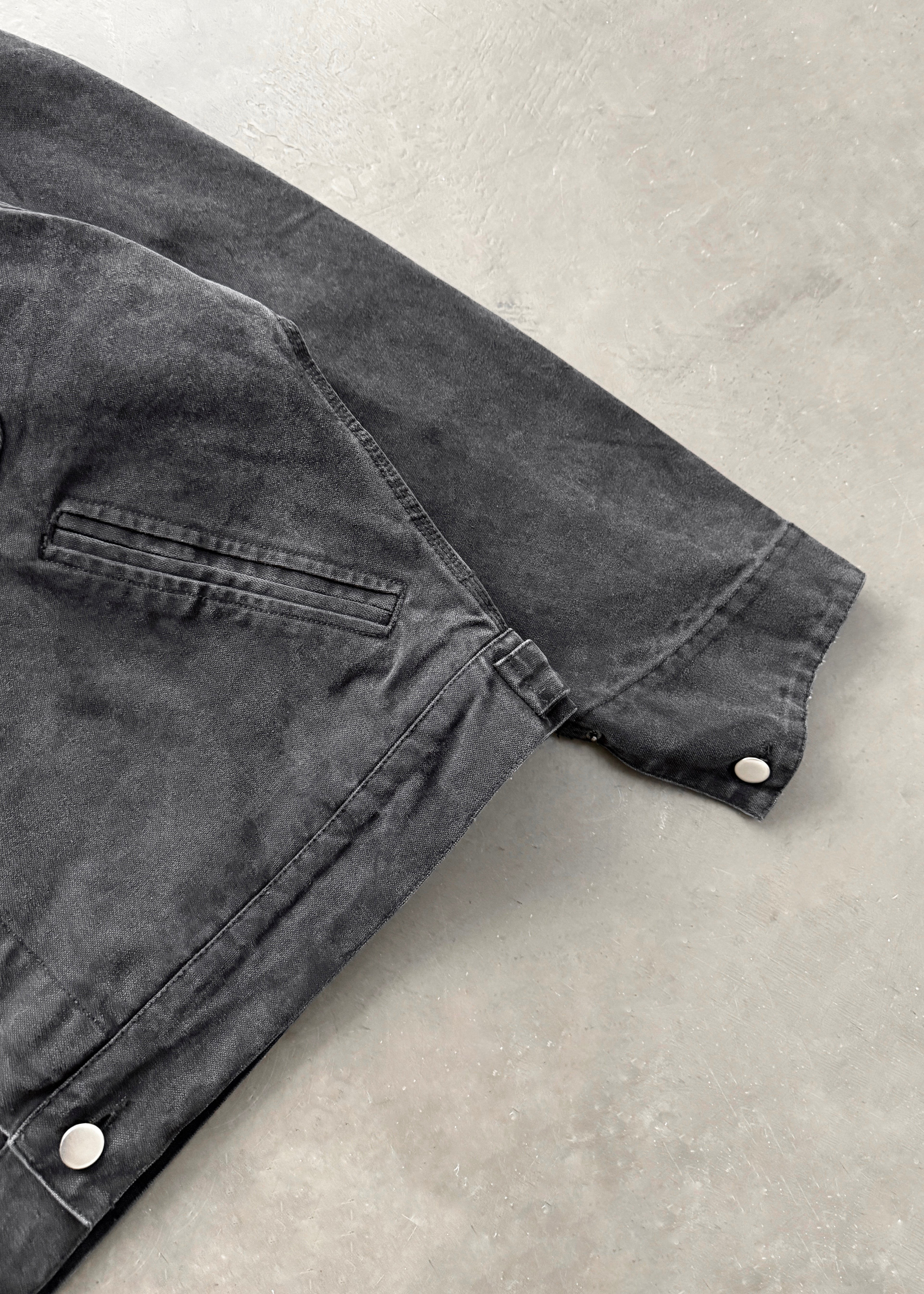 CROPPED CHORE JACKET - BLACK