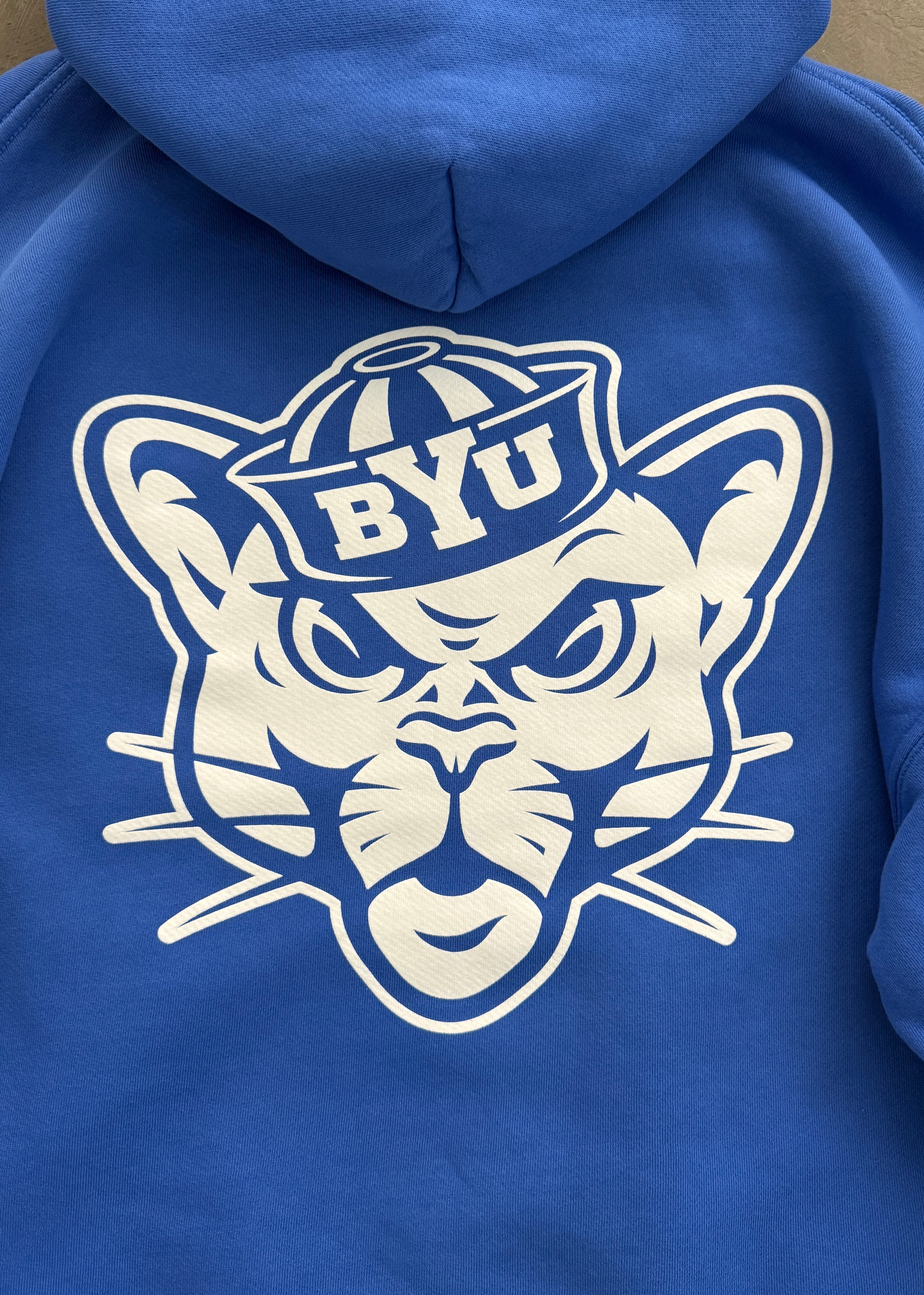 AKIMBO HOODIE - BRIGHAM YOUNG UNIVERSITY® STAPLE