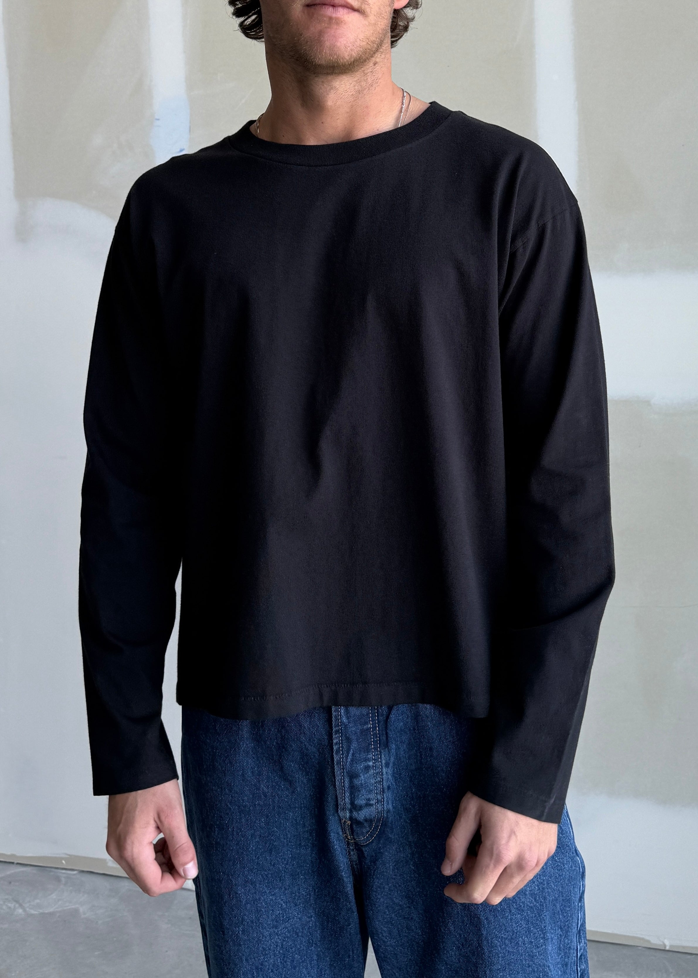 LONG SLEEVE “CHAIN-PEEKER” SINGLE STITCHED TEE - BLACK