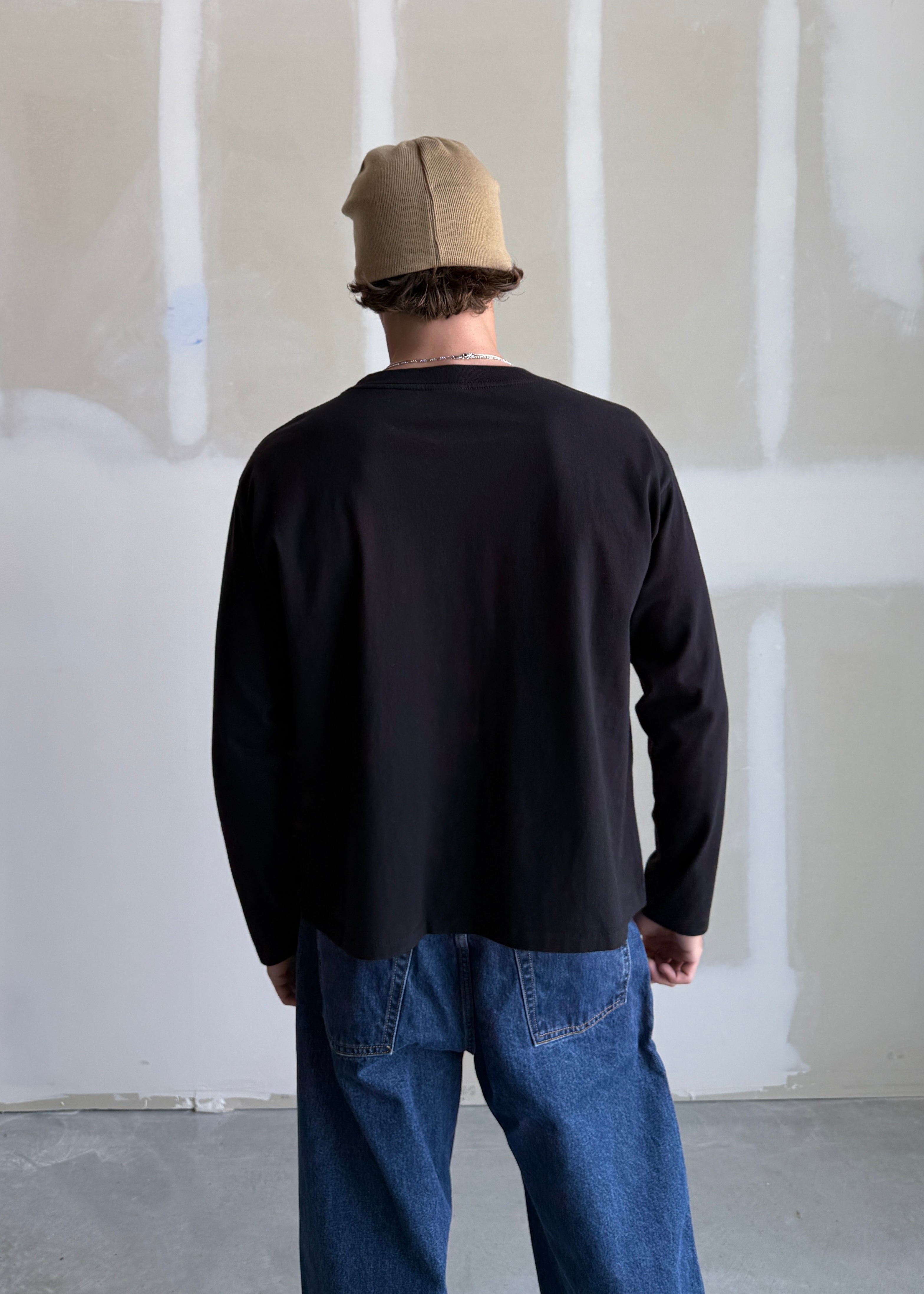 LONG SLEEVE “CHAIN-PEEKER” SINGLE STITCHED TEE - BLACK