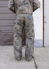 Load image into Gallery viewer, AKIMBO DOUBLE KNEES - REALTREE CAMO®
