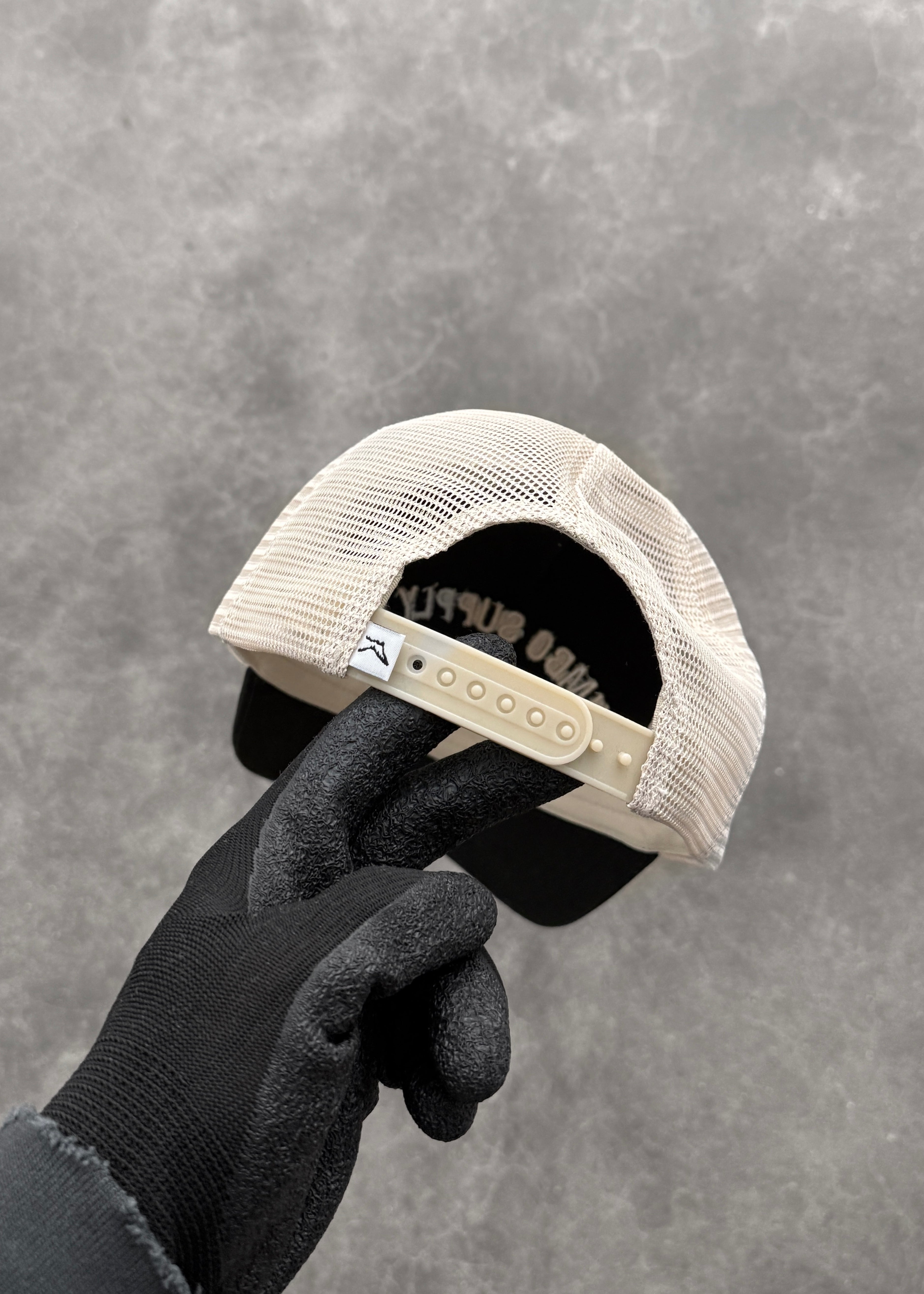 TRUCKER CAP - BLACK / OFF-WHITE