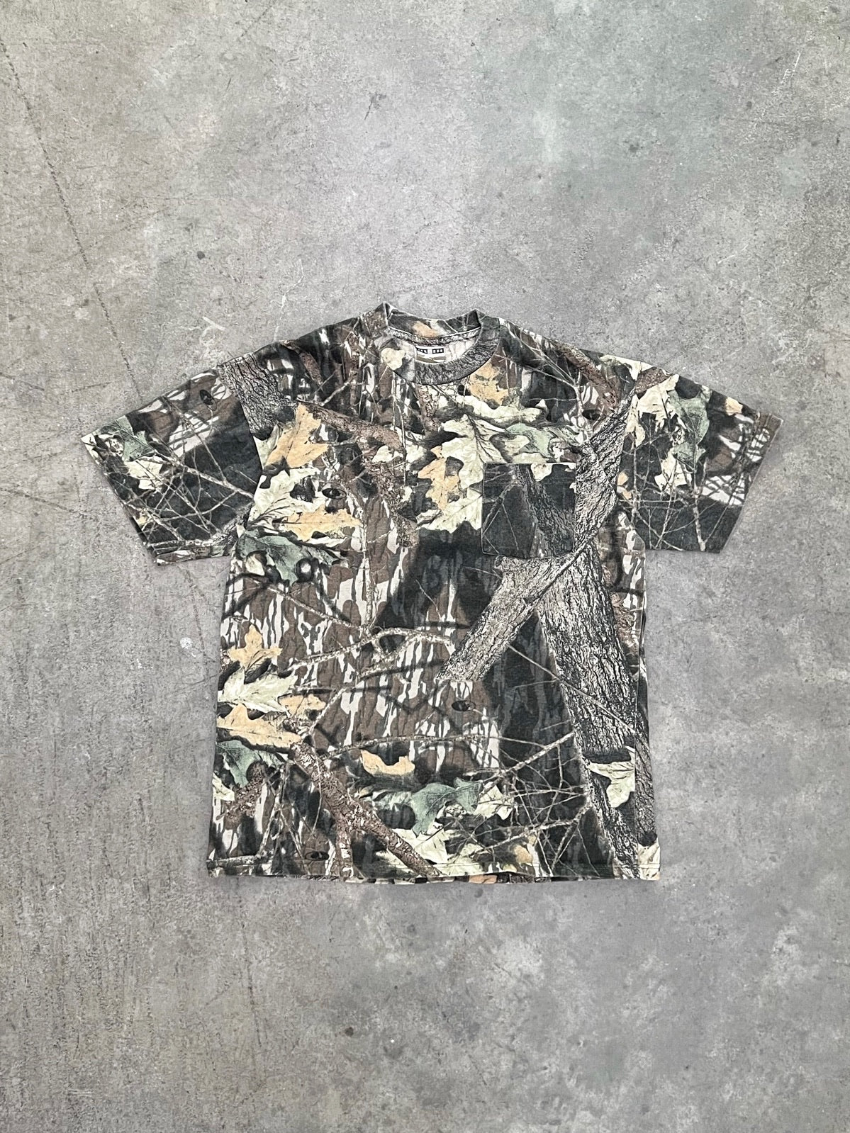 FADED FOREST CAMOUFLAGE POCKET TEE - 1990S – AKIMBO CLUB