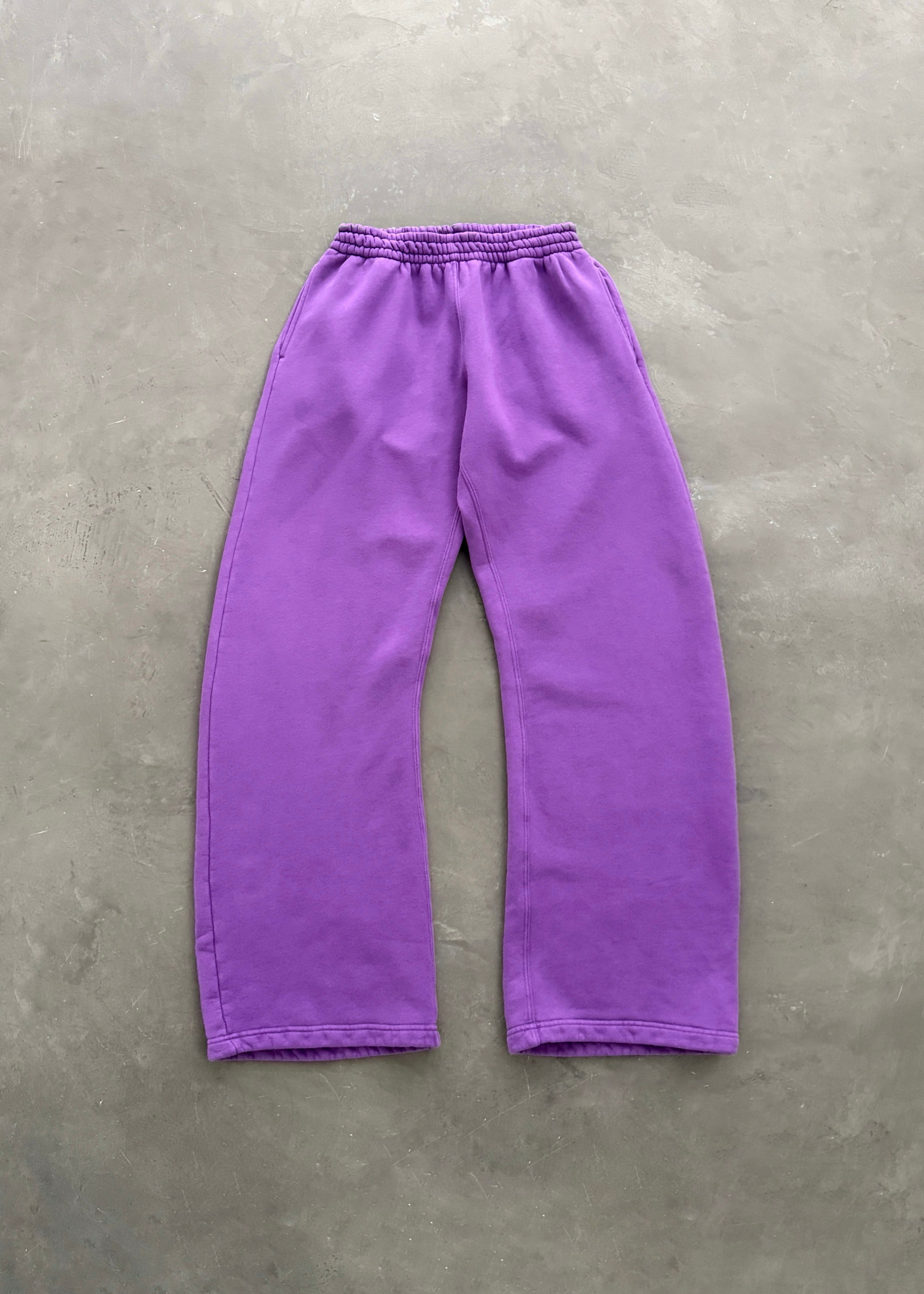 AKIMBO STRAIGHT-LEG SWEATPANTS - PLUM