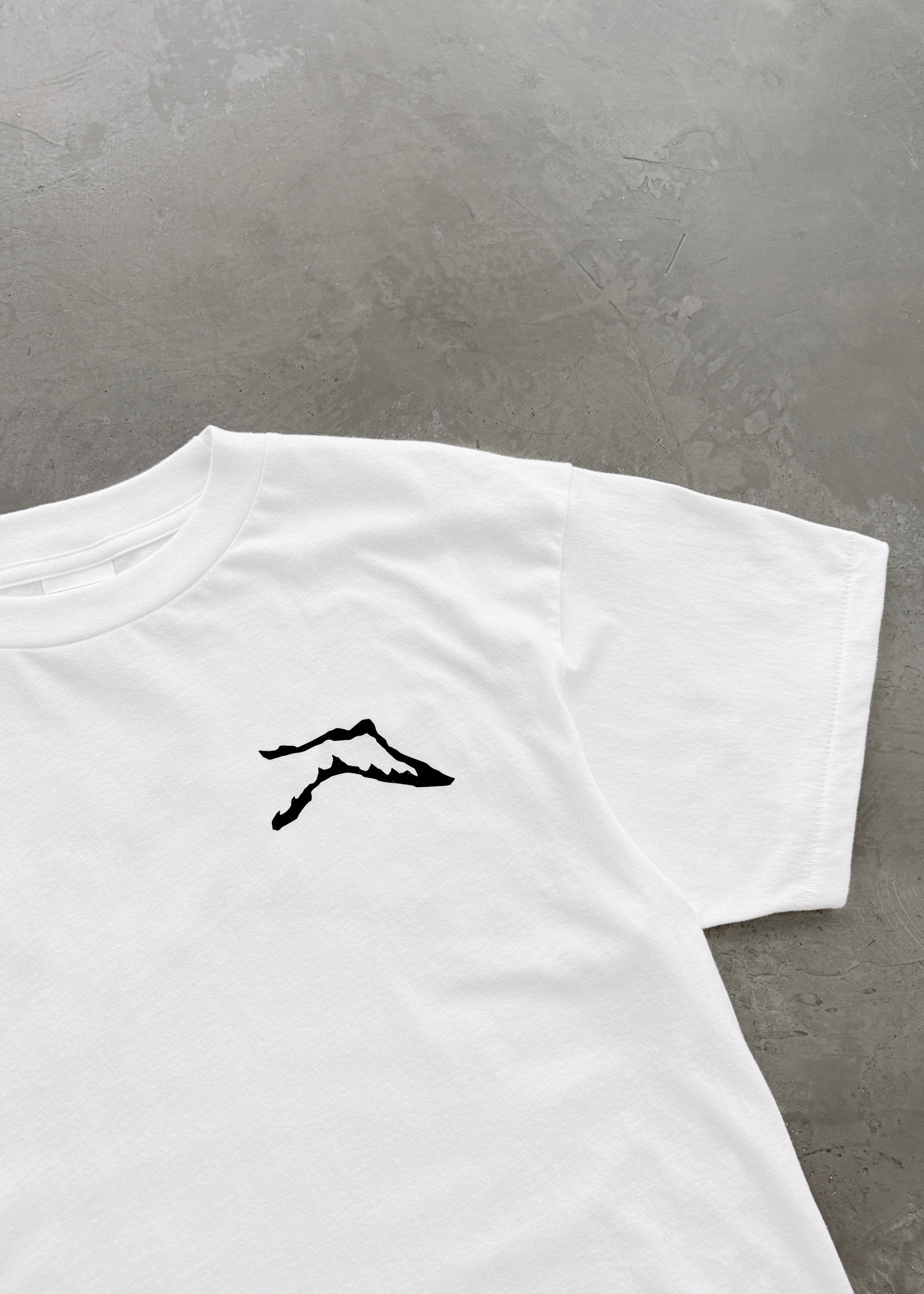 AKIMBO RANGE TEE - WHITE
