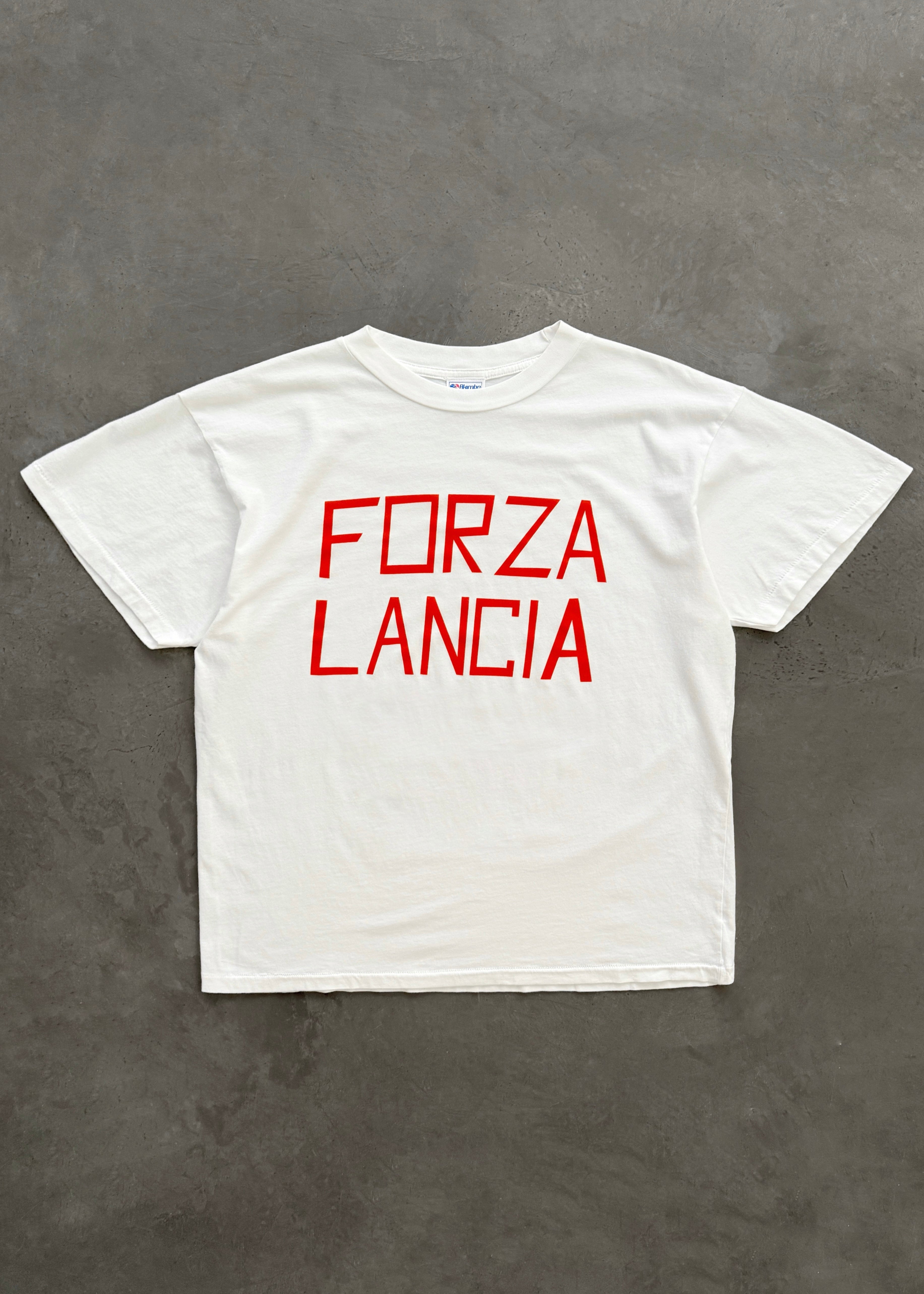 AKIMBO x LANCIA® 'CHAIN-PEEKER' TEE - FORZA LANCIA