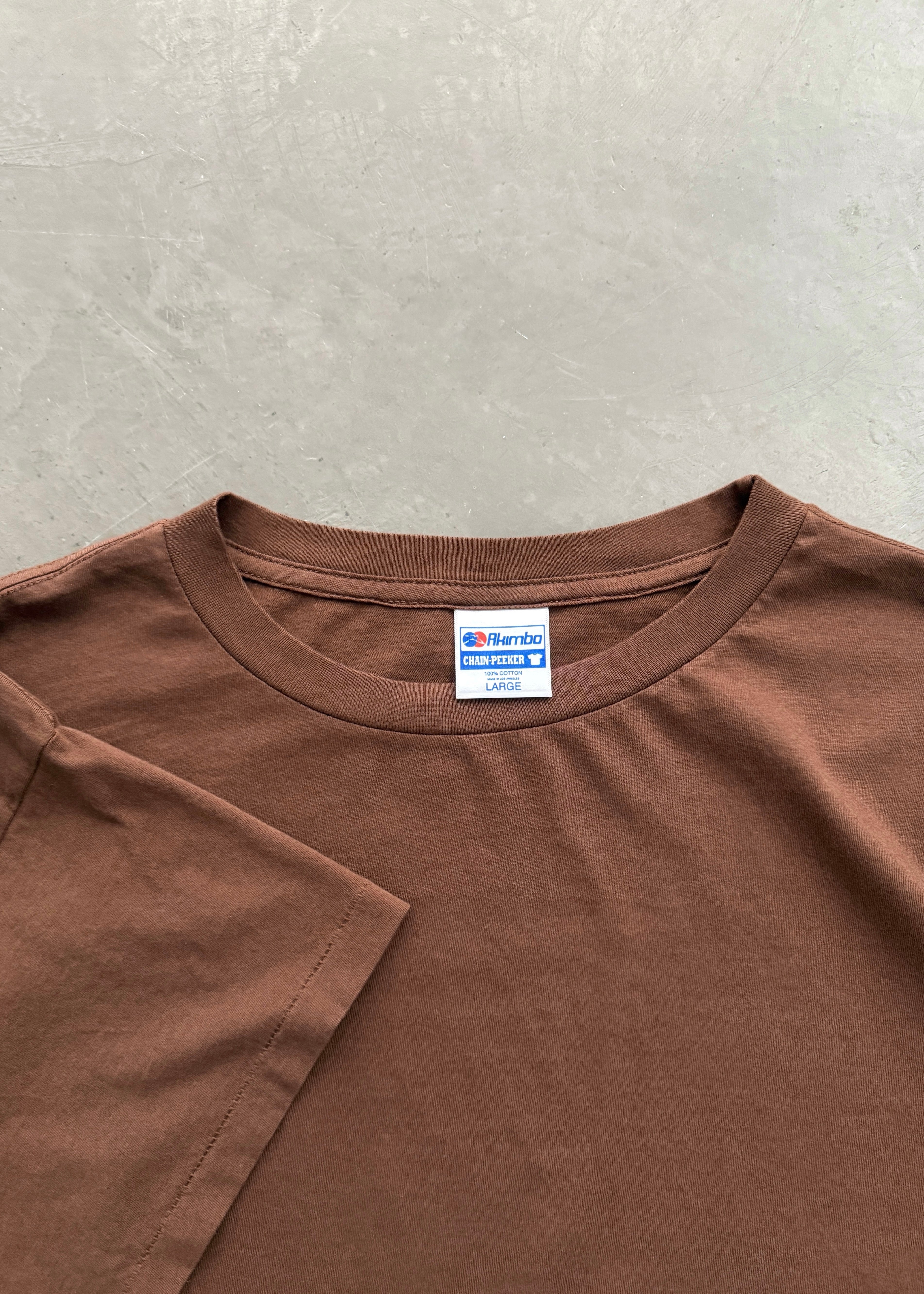 “CHAIN-PEEKER” SINGLE STITCHED TEE - COYOTE BROWN