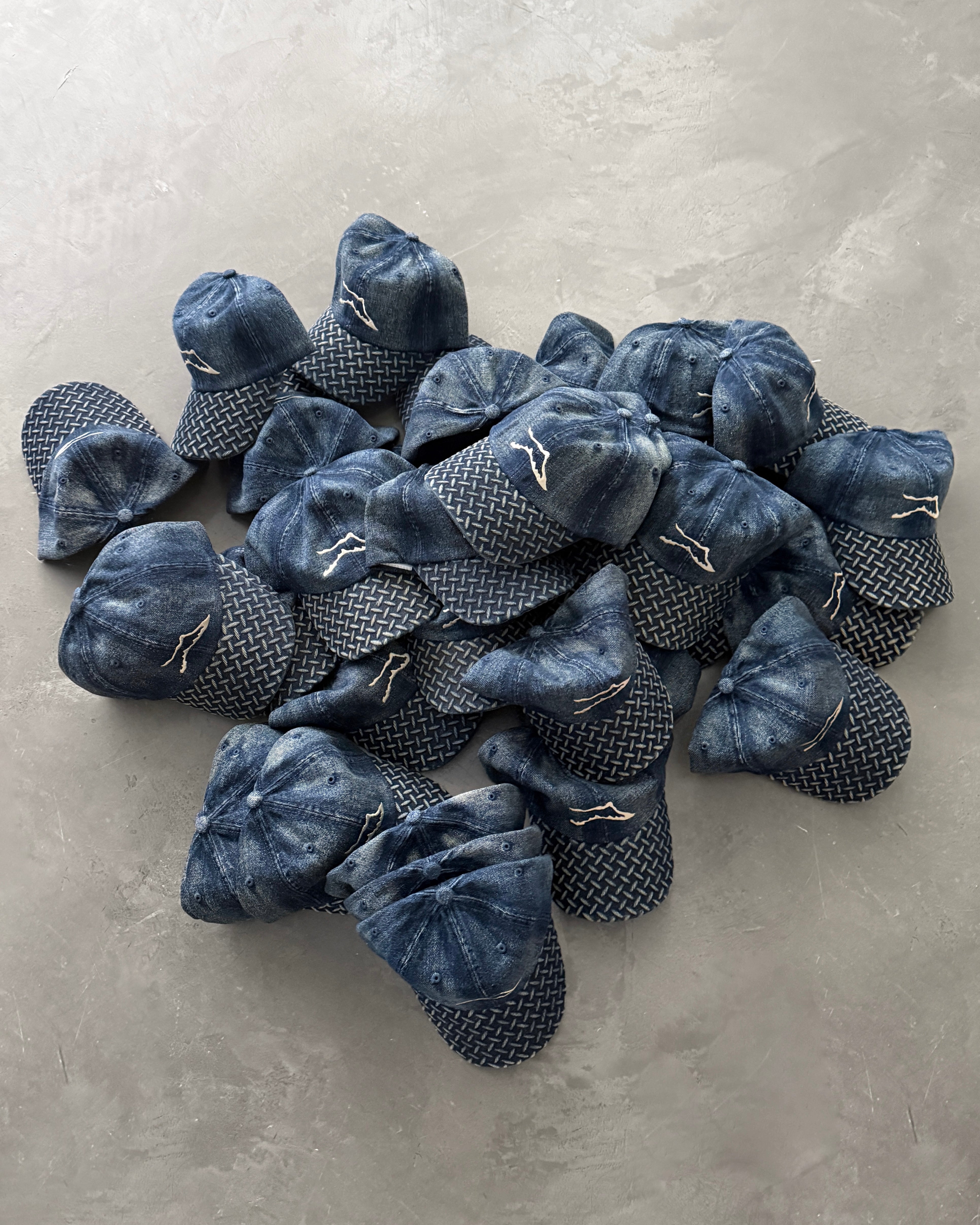 DENIM DIAMOND PLATE RANGE CAP