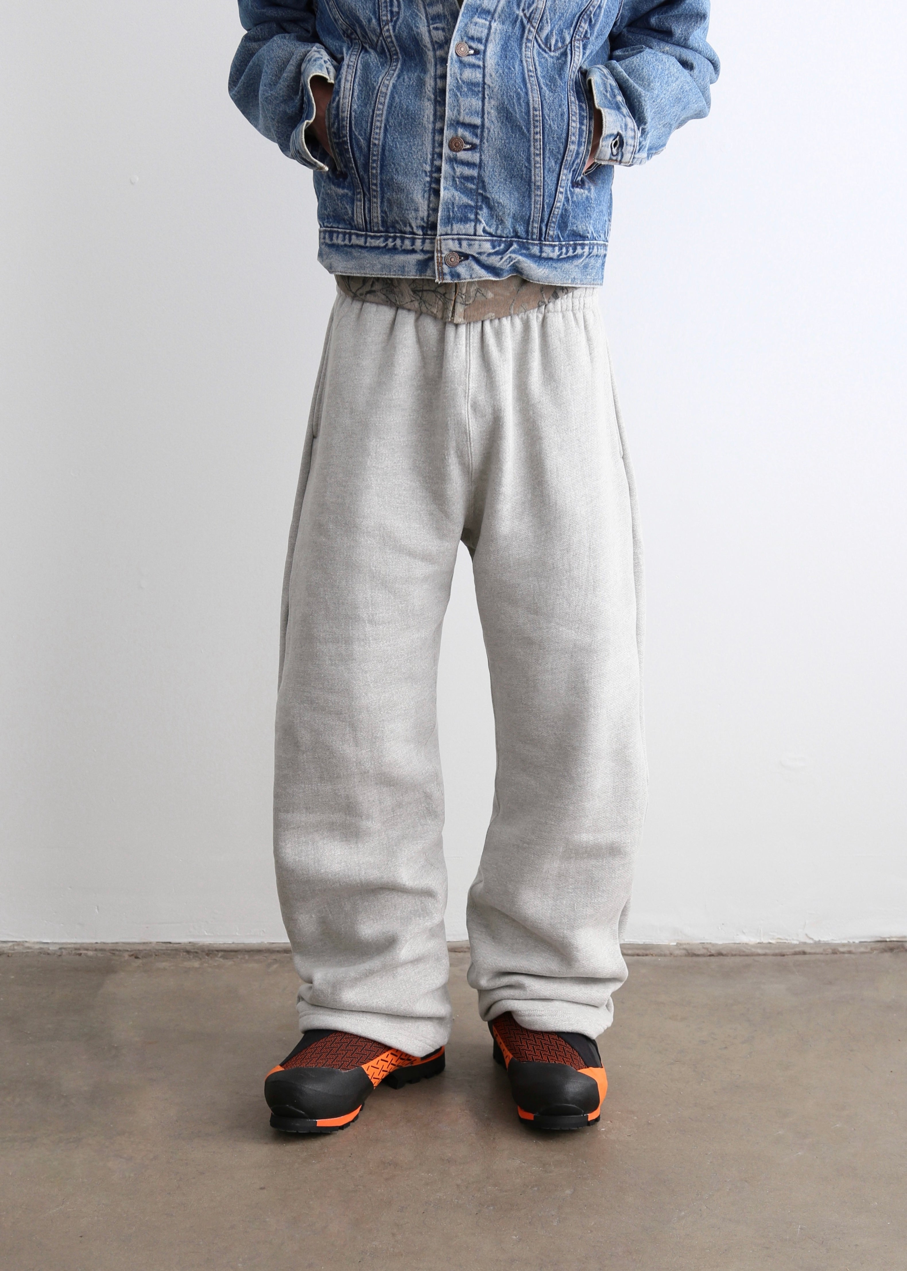 AKIMBO STRAIGHT-LEG SWEATPANTS - HEATHER GREY