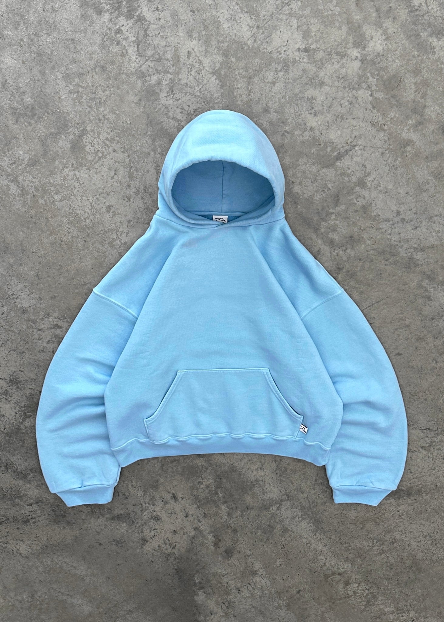 Akimbo club hoodie