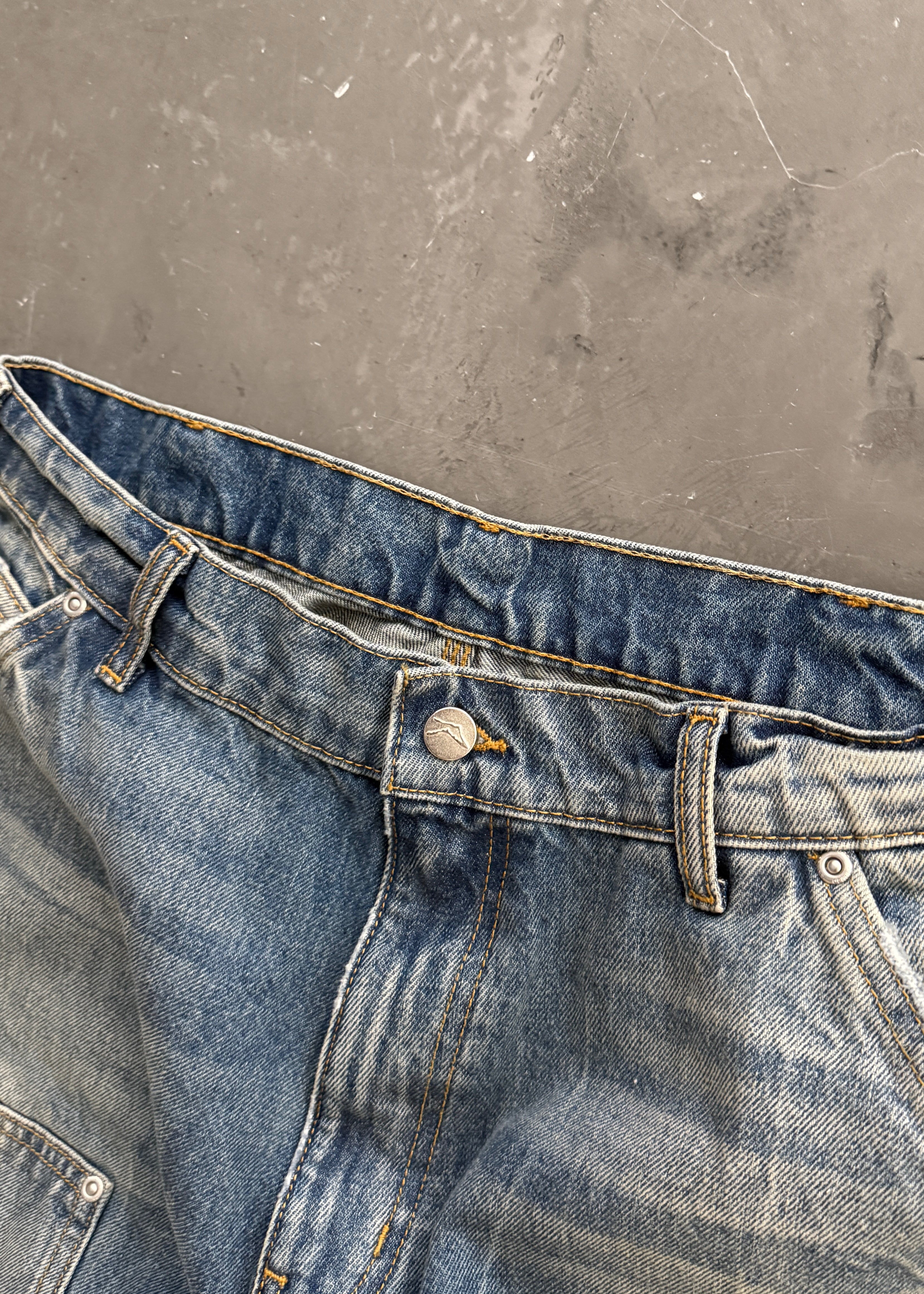 DISTRESSED DENIM DOUBLE KNEES - FADED BLUE
