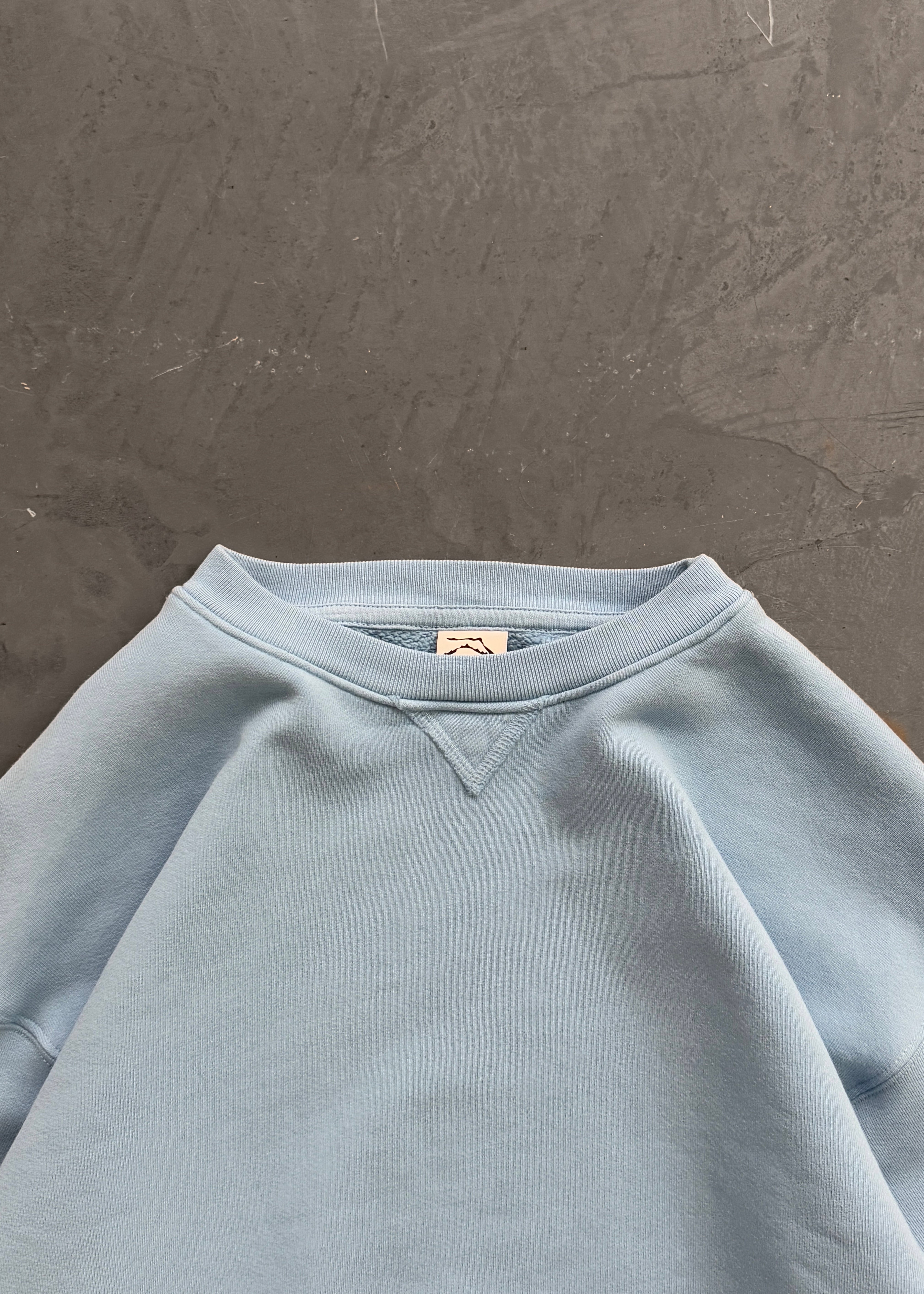 AKIMBO CREWNECK - DUSK BLUE