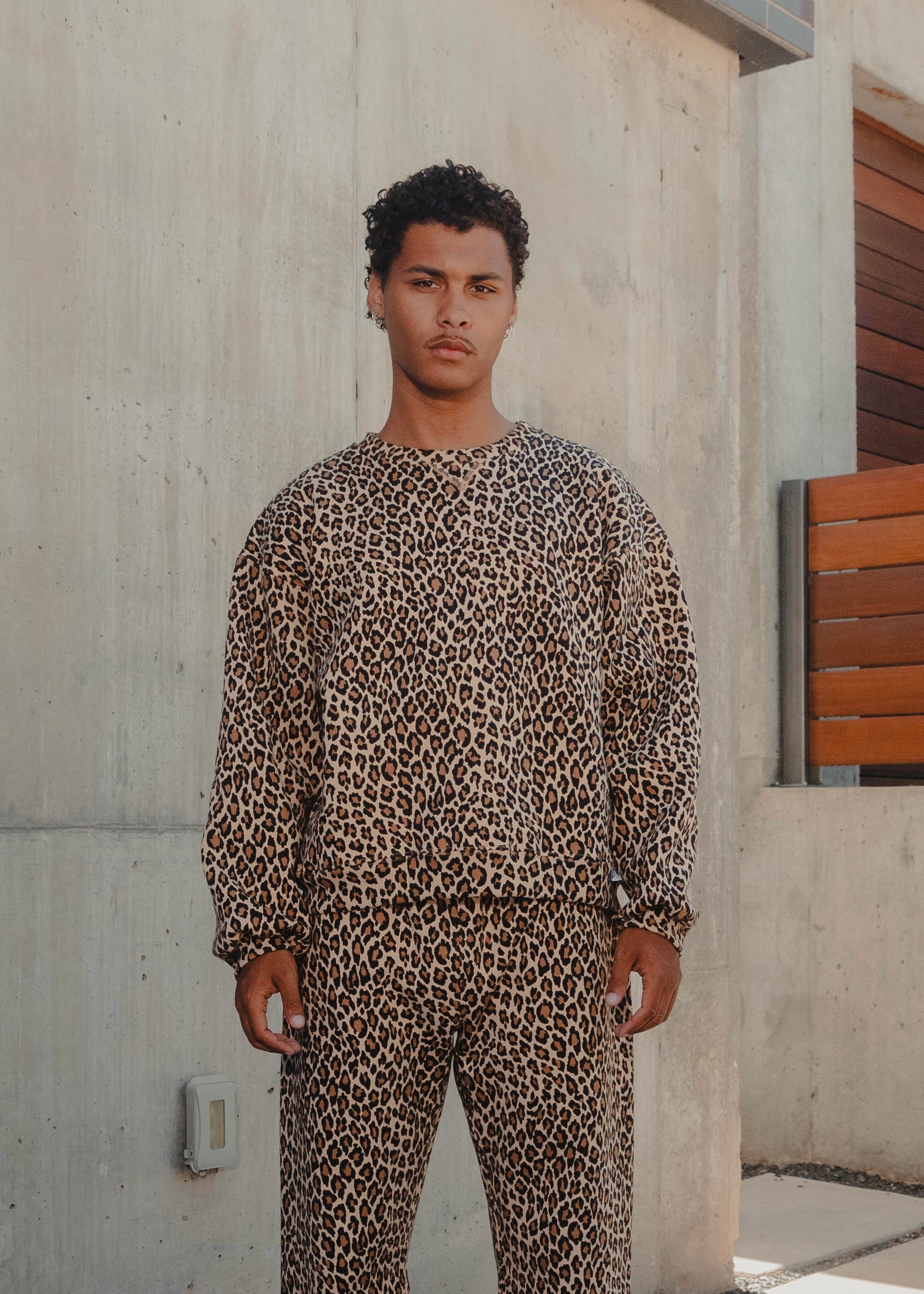 AKIMBO CREWNECK - LEOPARD