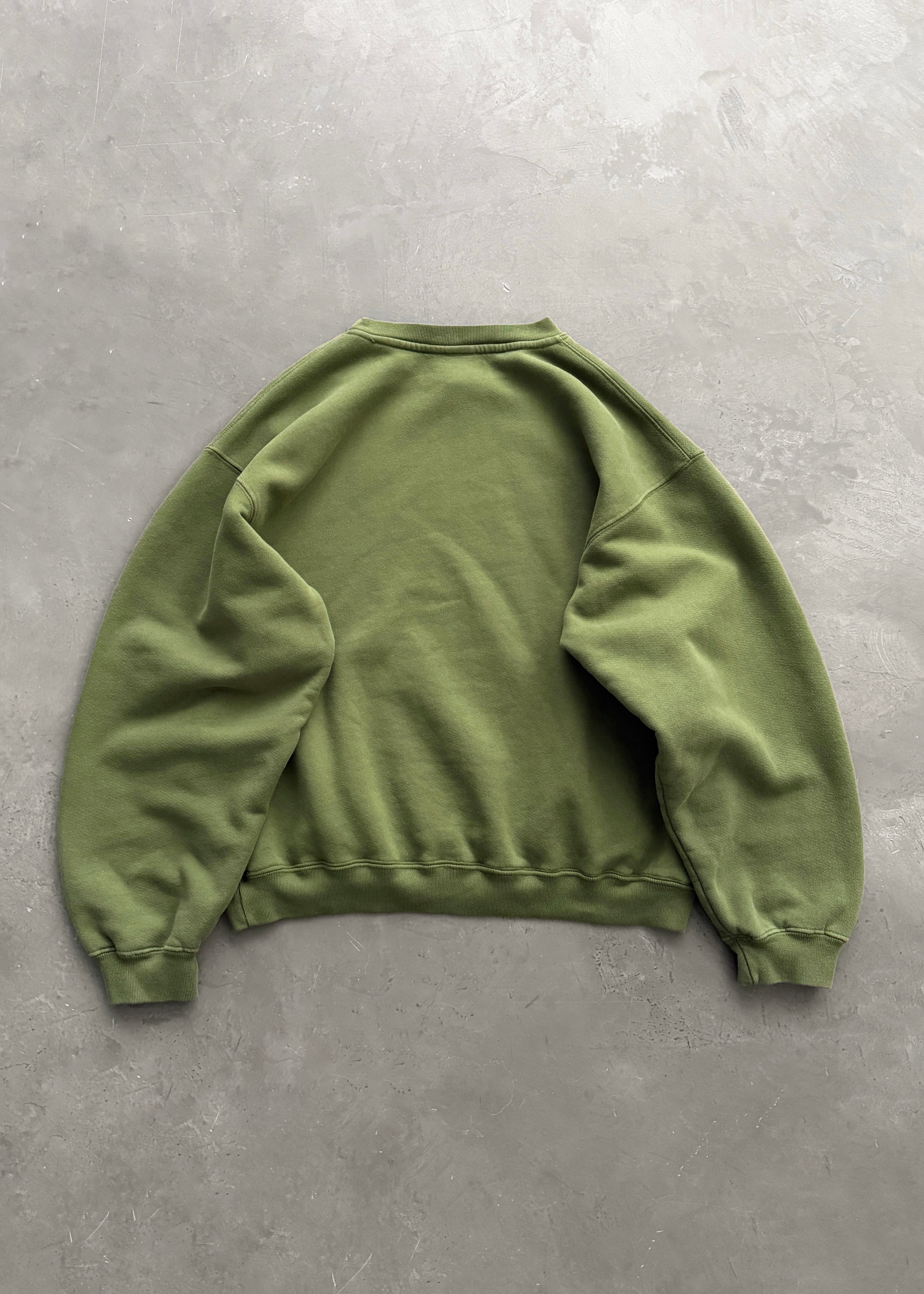 AKIMBO CREWNECK - OLIVE GREEN