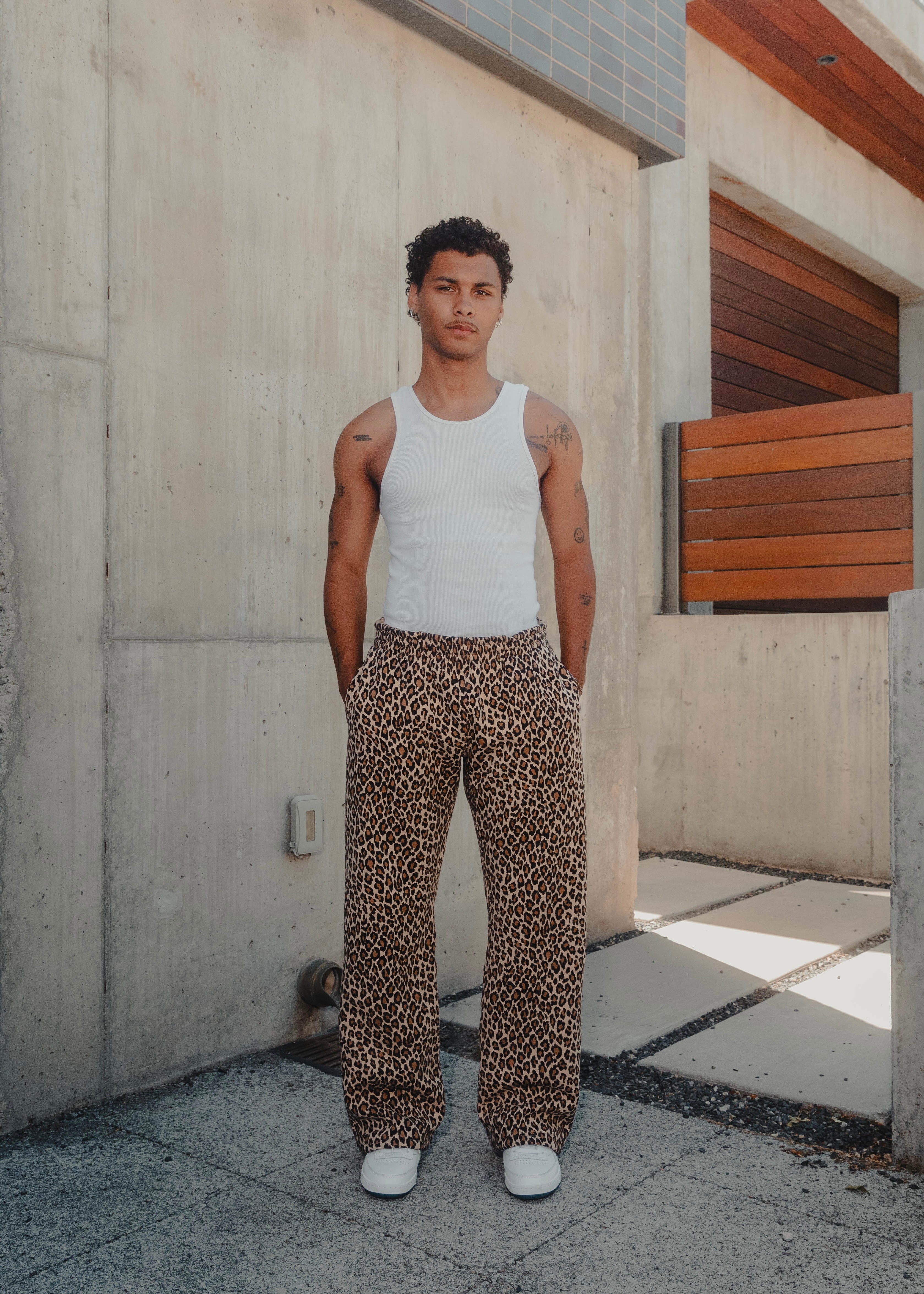 AKIMBO STRAIGHT-LEG SWEATPANTS - LEOPARD