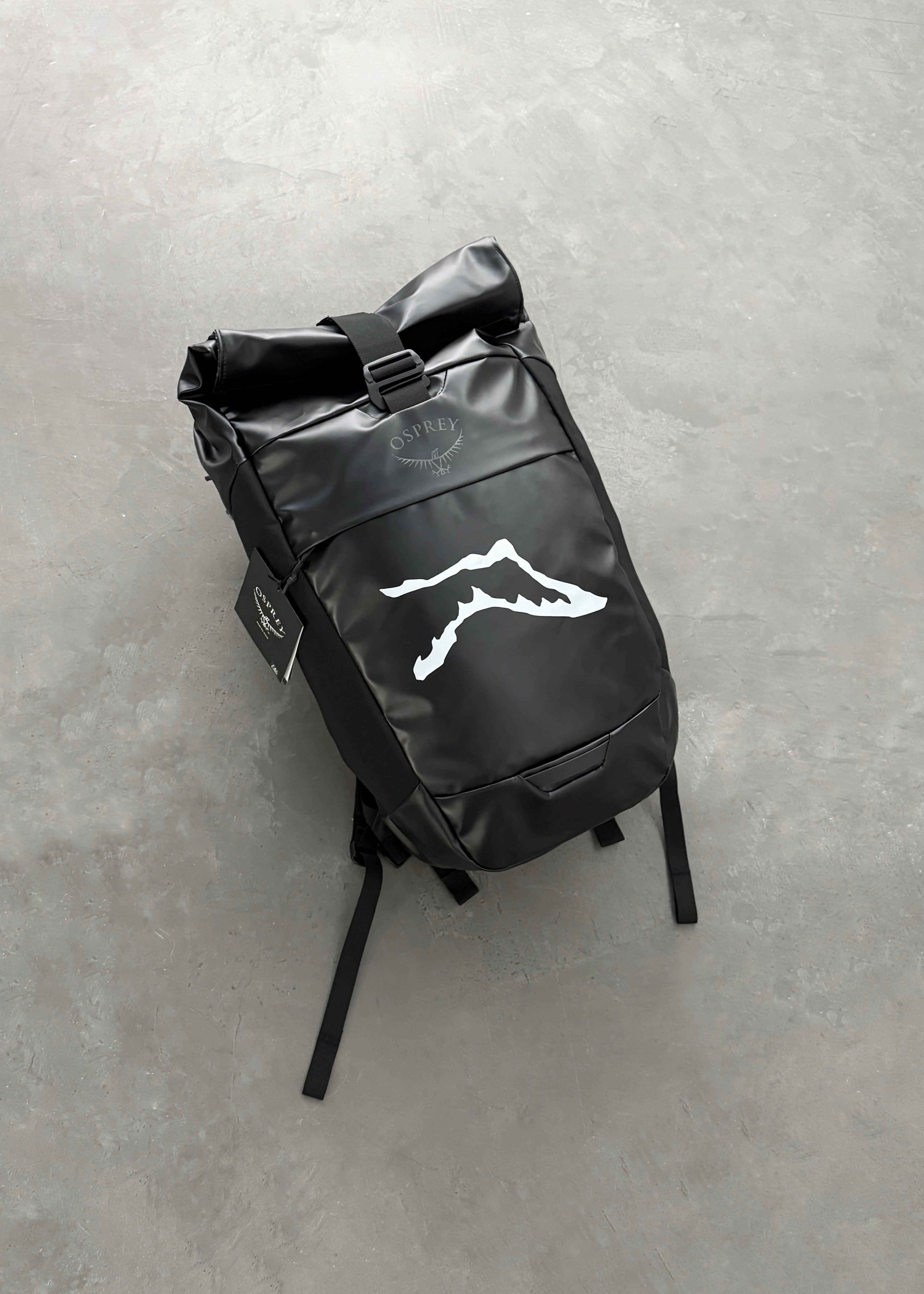 AKIMBO x OSPREY TRANSPORTER ROLL TOP - BLACK