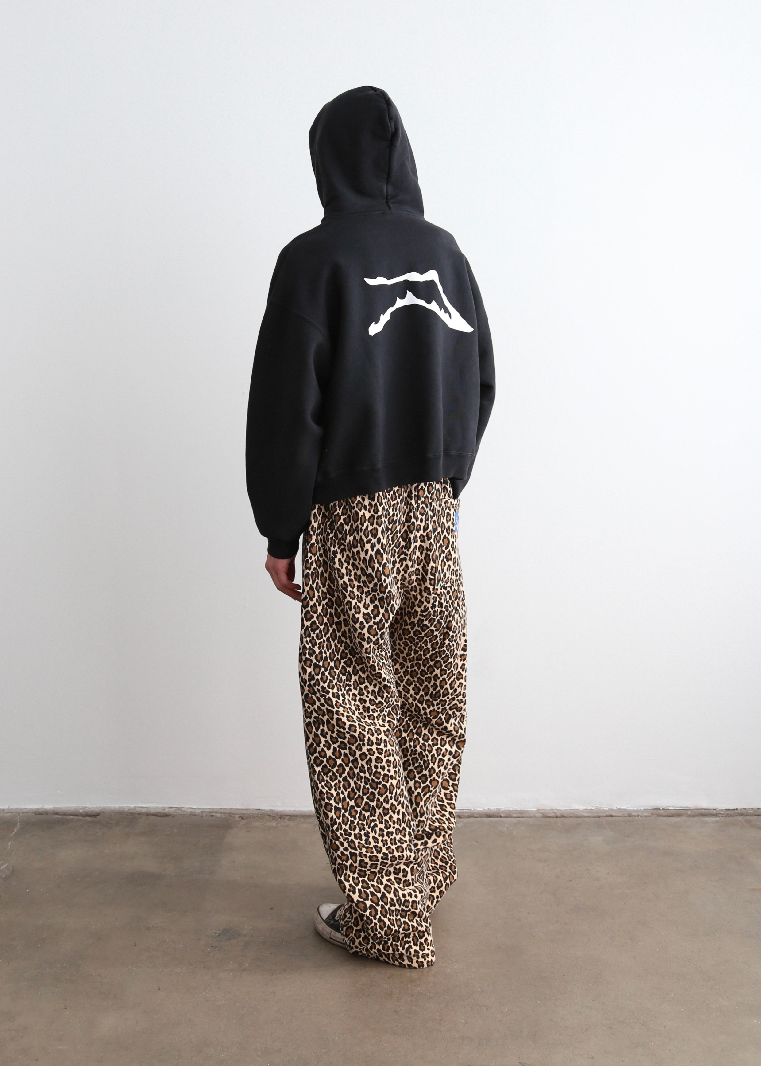 AKIMBO STRAIGHT-LEG SWEATPANTS - LEOPARD