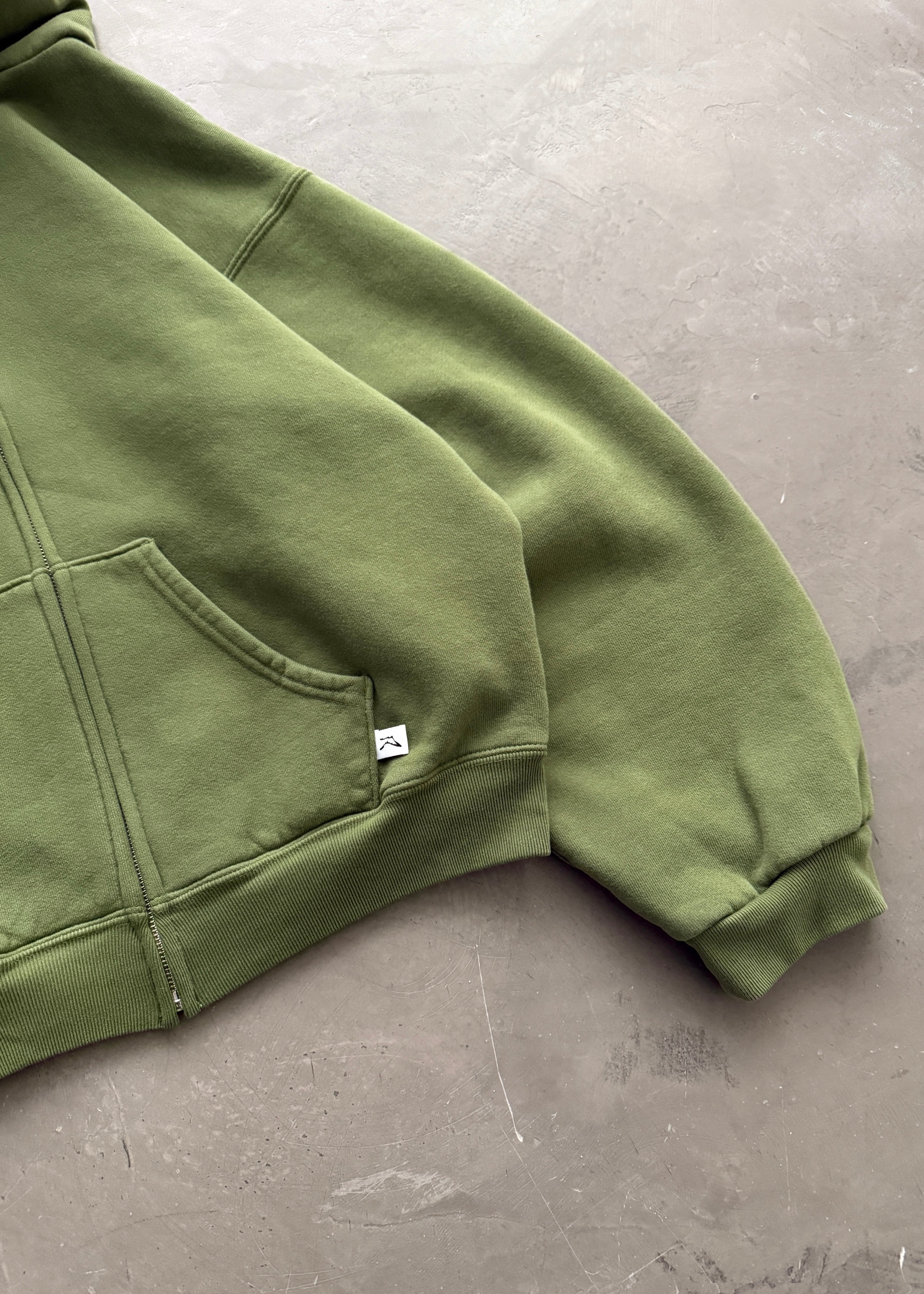 AKIMBO ZIP-UP HOODIE - OLIVE GREEN
