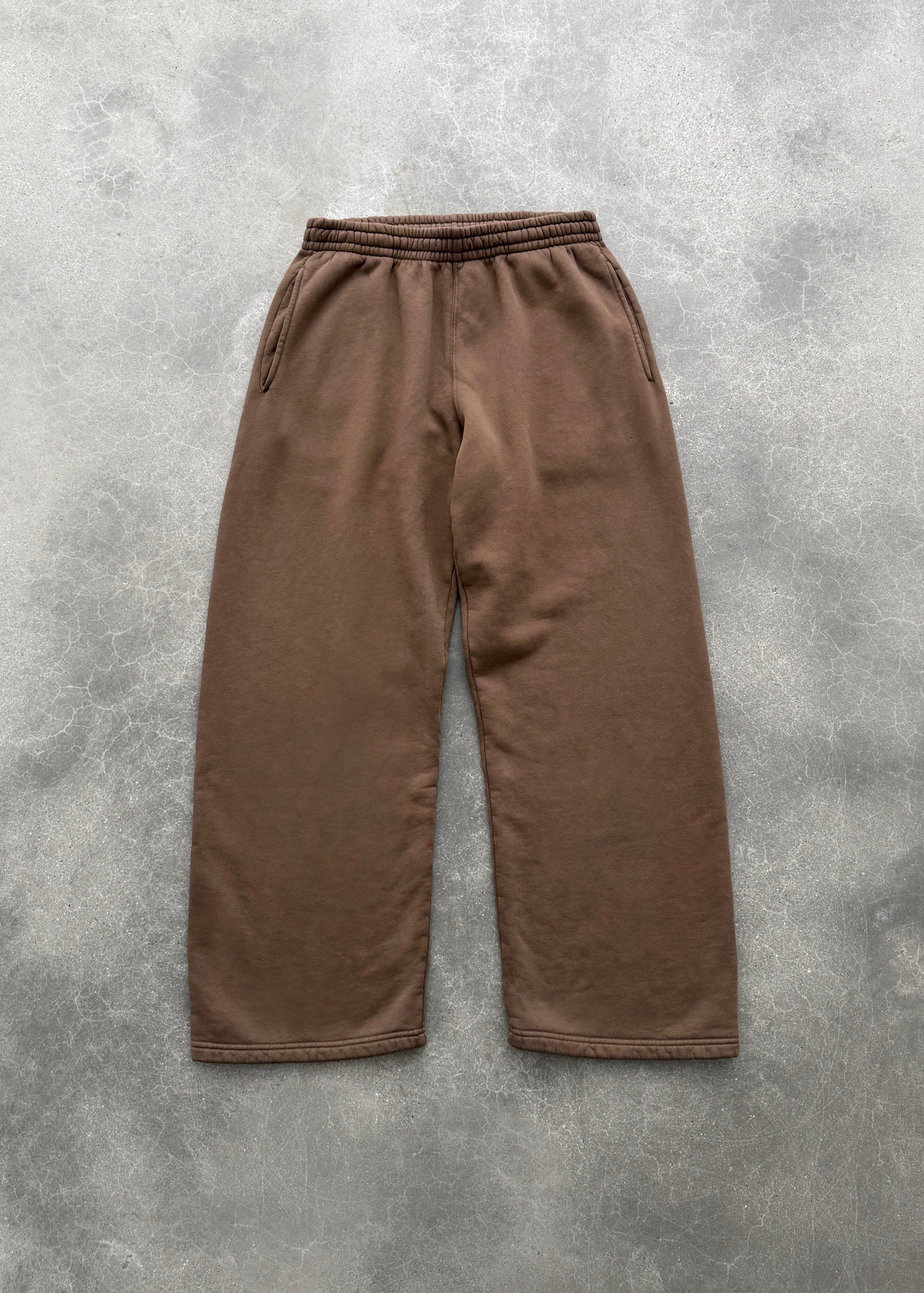 STRAIGHT-LEG SWEATPANTS - COFFEE