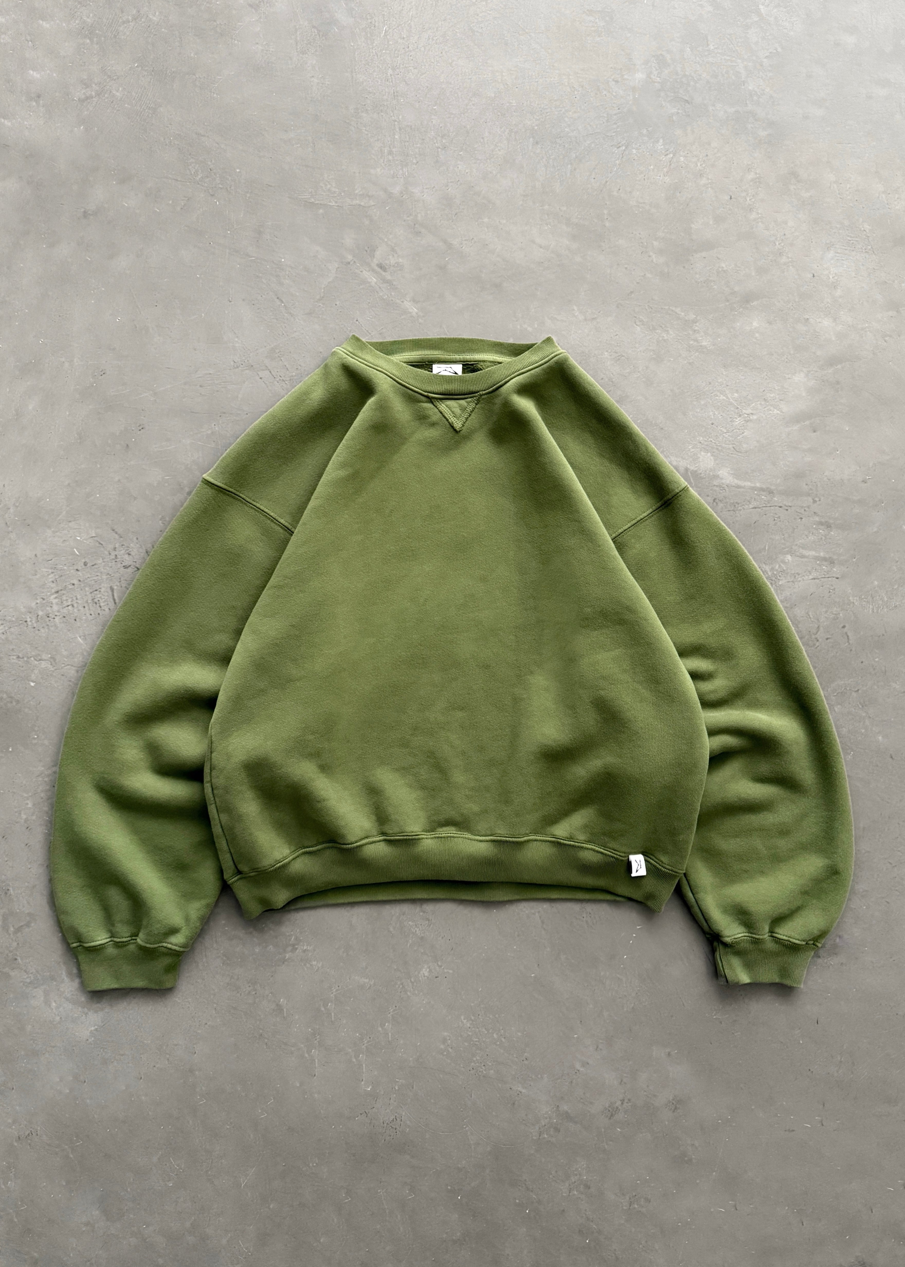 AKIMBO CREWNECK - OLIVE GREEN