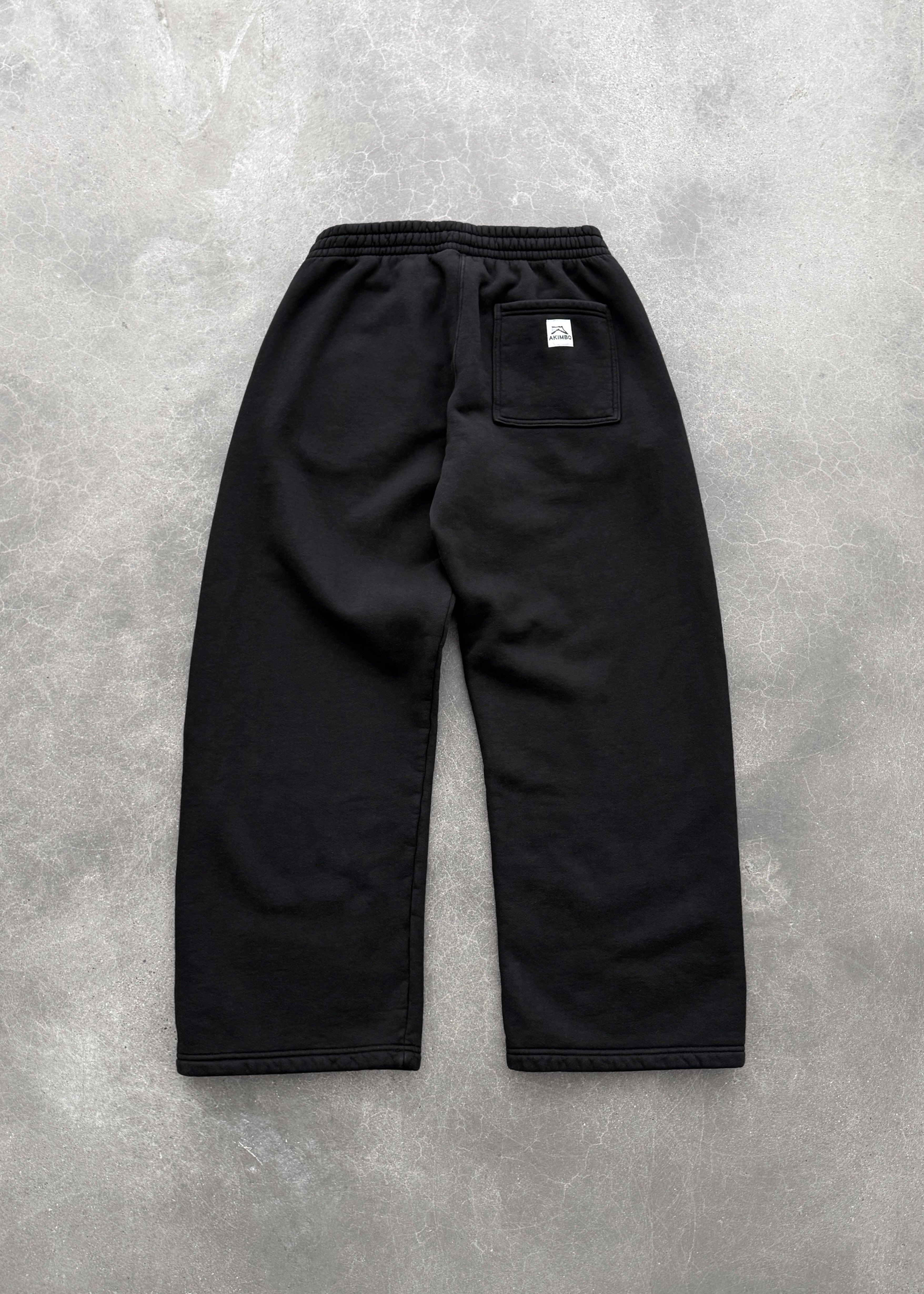 STRAIGHT-LEG SWEATPANTS - BLACK