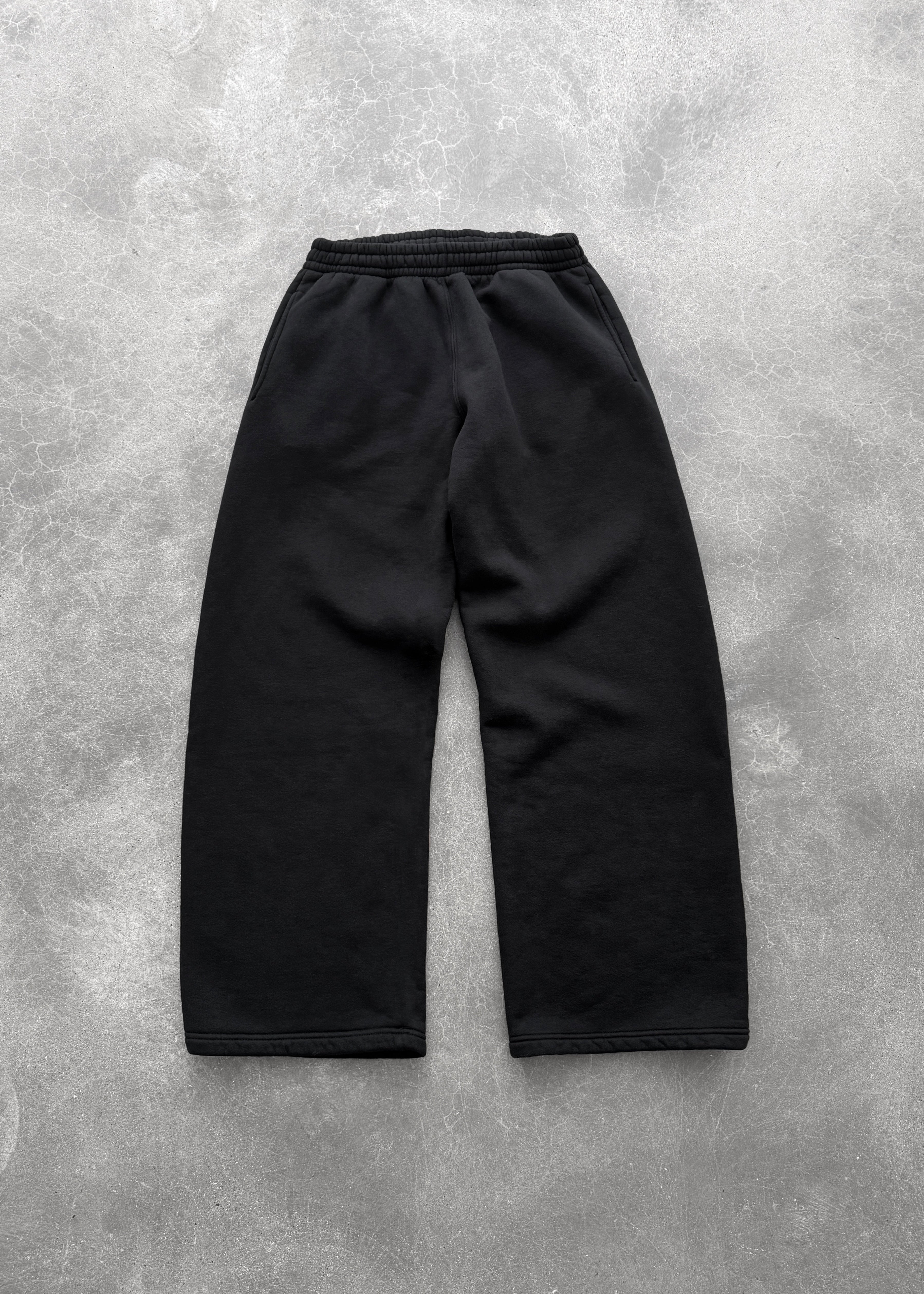 STRAIGHT-LEG SWEATPANTS - BLACK