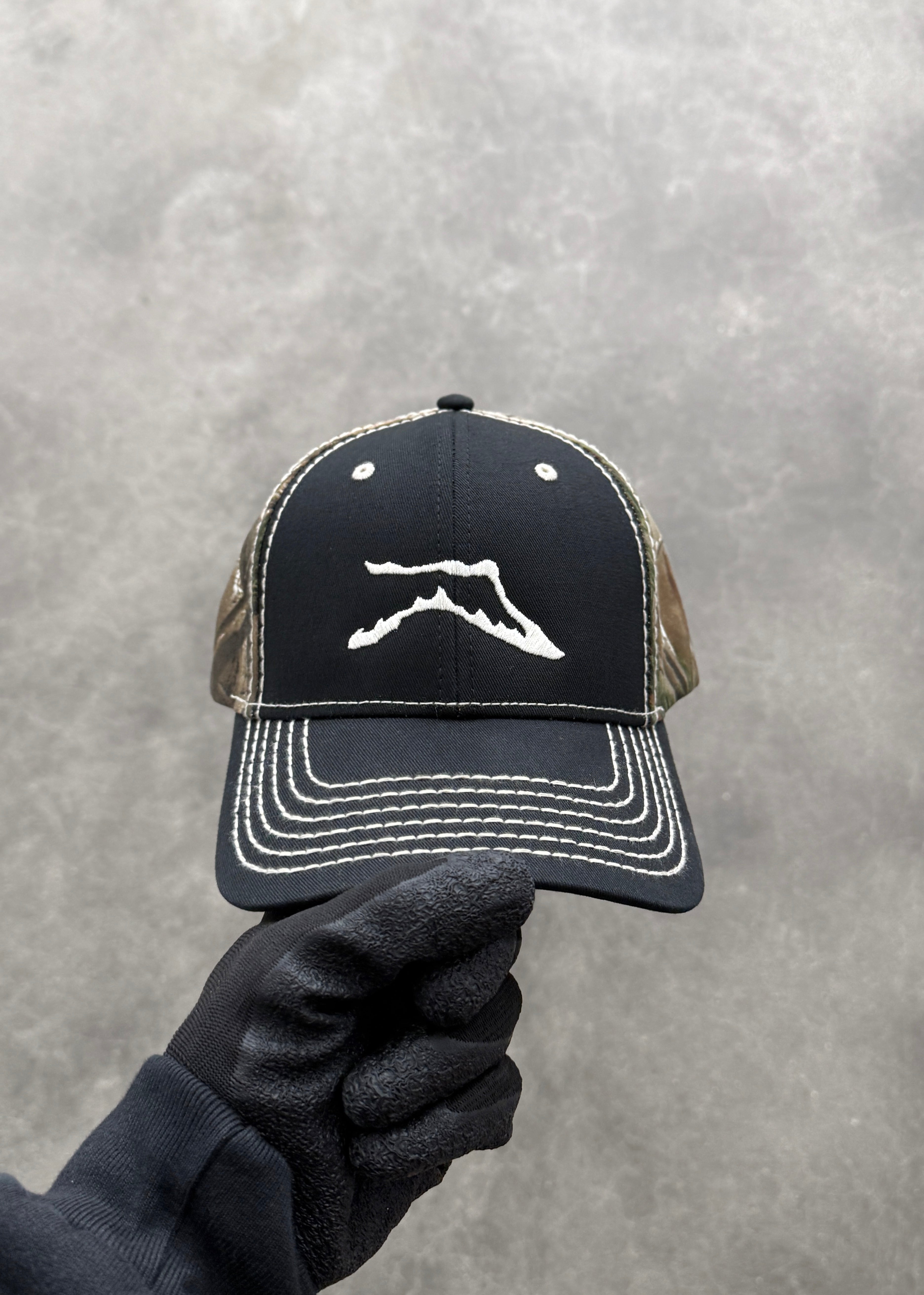 CONTRAST STITCH RANGE CAP - BLACK /  REALTREE® AP