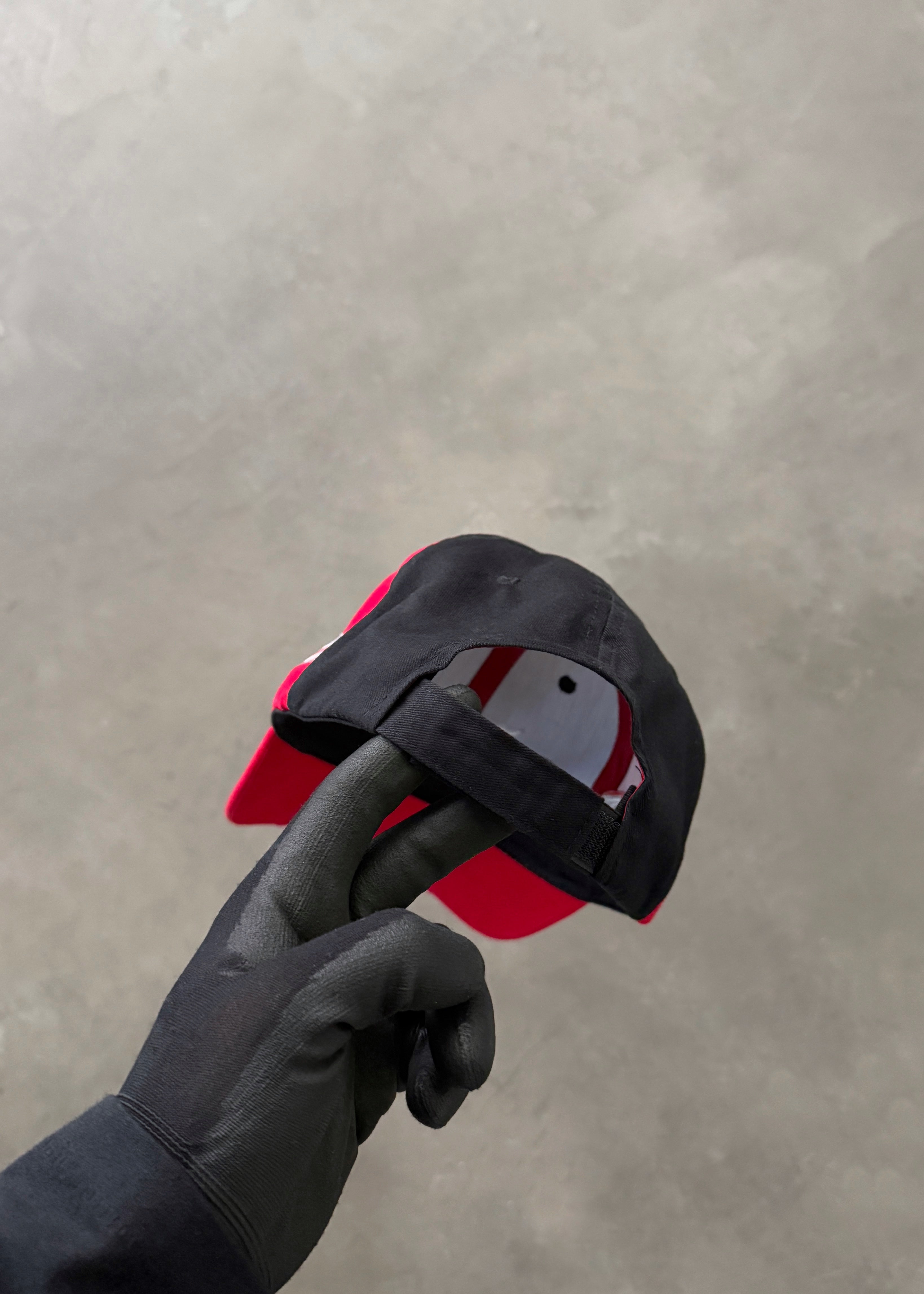 AKIMBO RANGE FLAME RACING CAP - RED